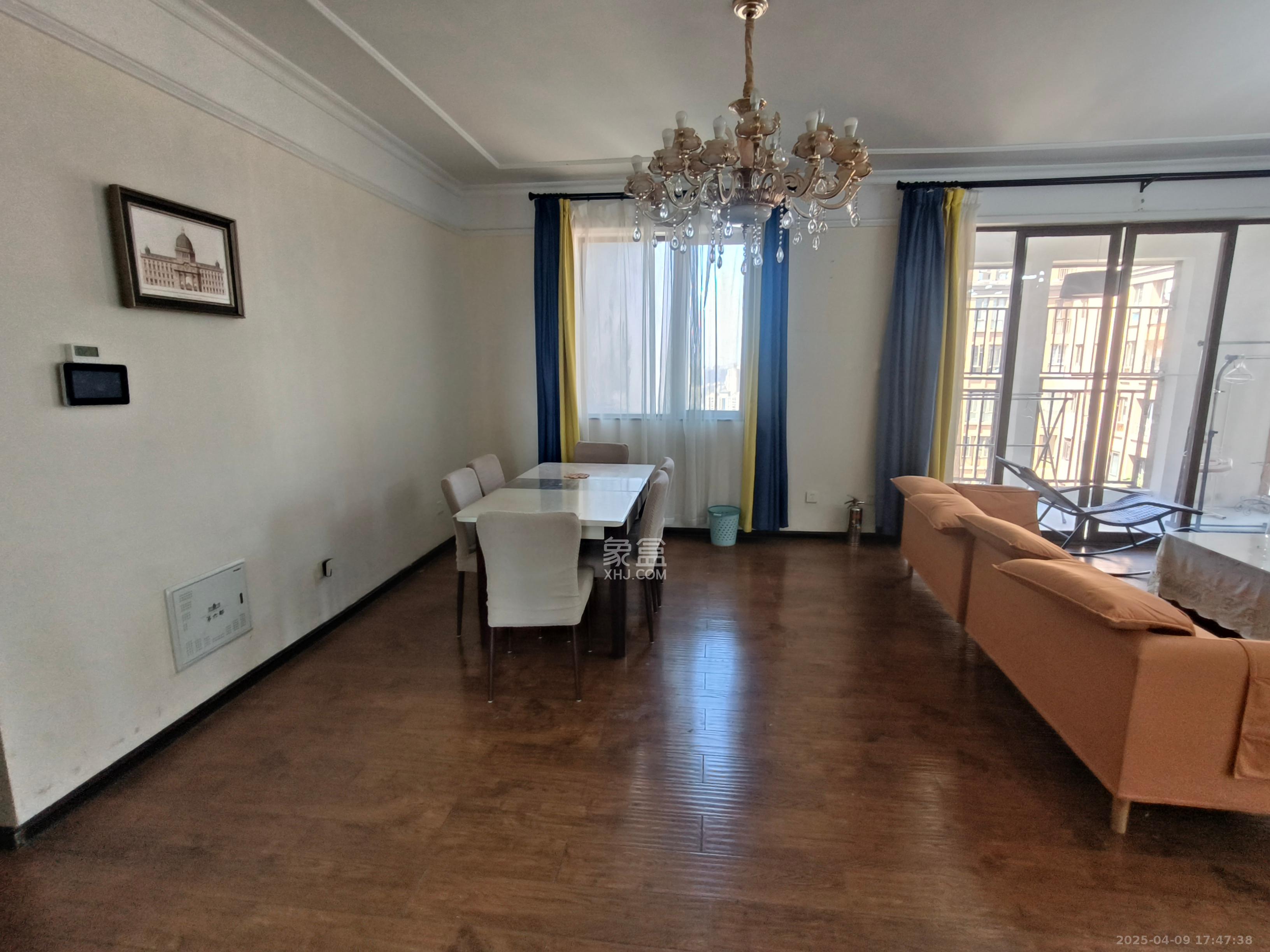 第六都(陆都小区) 4室2厅2卫 5500.0元/月 第六都(陆都小区) 4室2厅2卫 5500.0元/月室内图