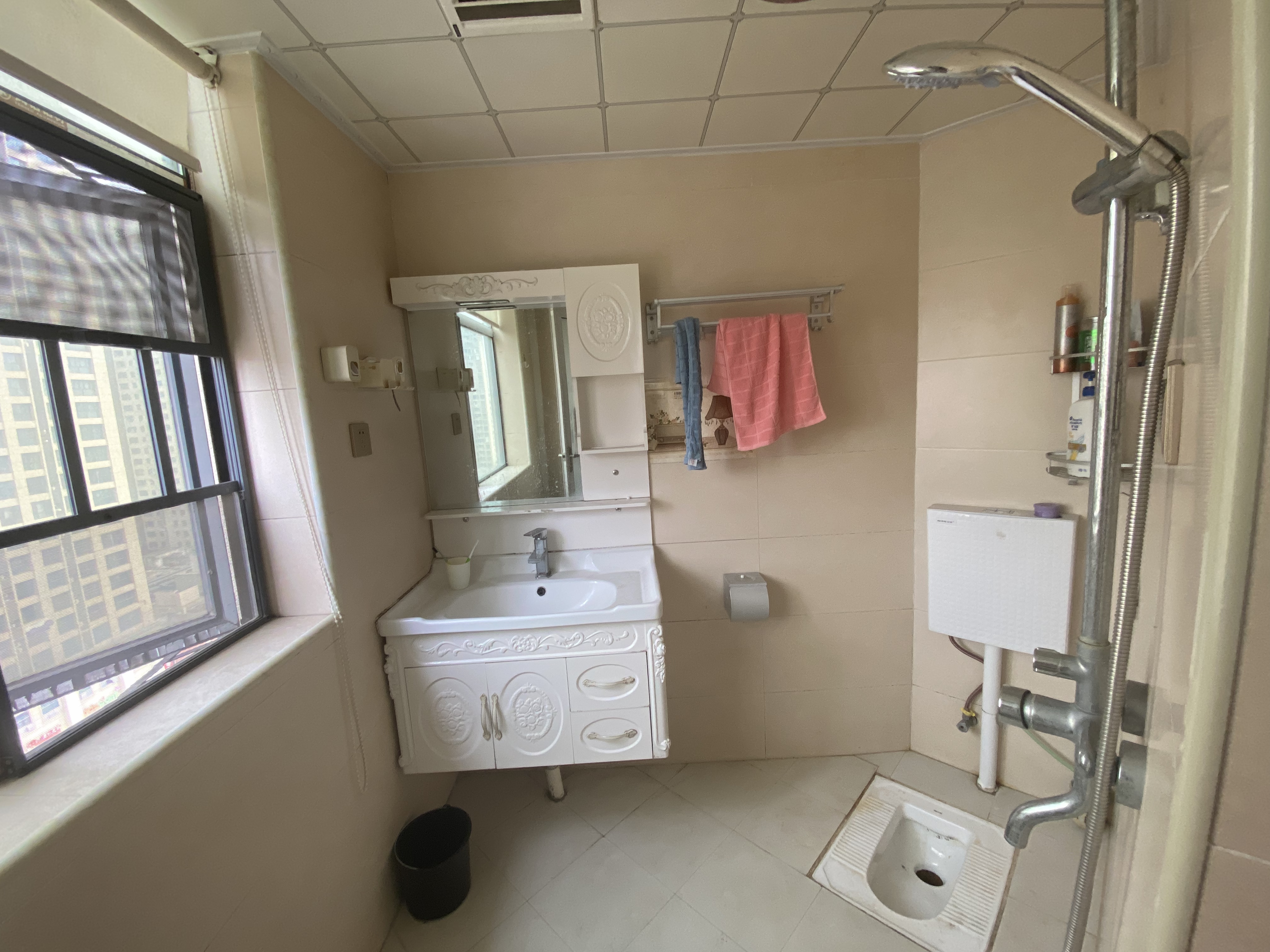 九圆大厦 1室1厅1卫 1000.0元/月 九圆大厦 1室1厅1卫 1000.0元/月室内图