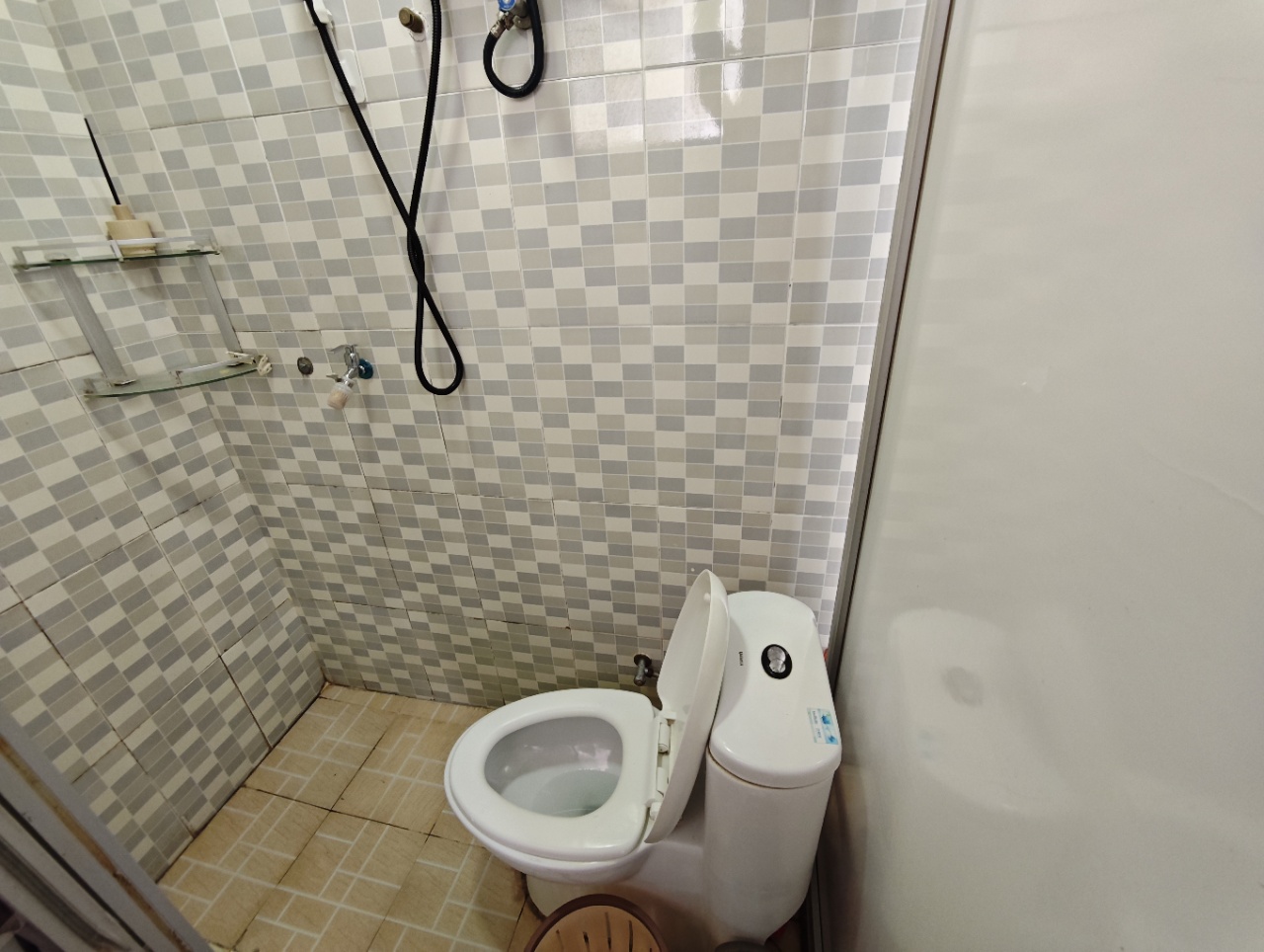 金水湾  1室0厅1卫   1300.00元/月室内图