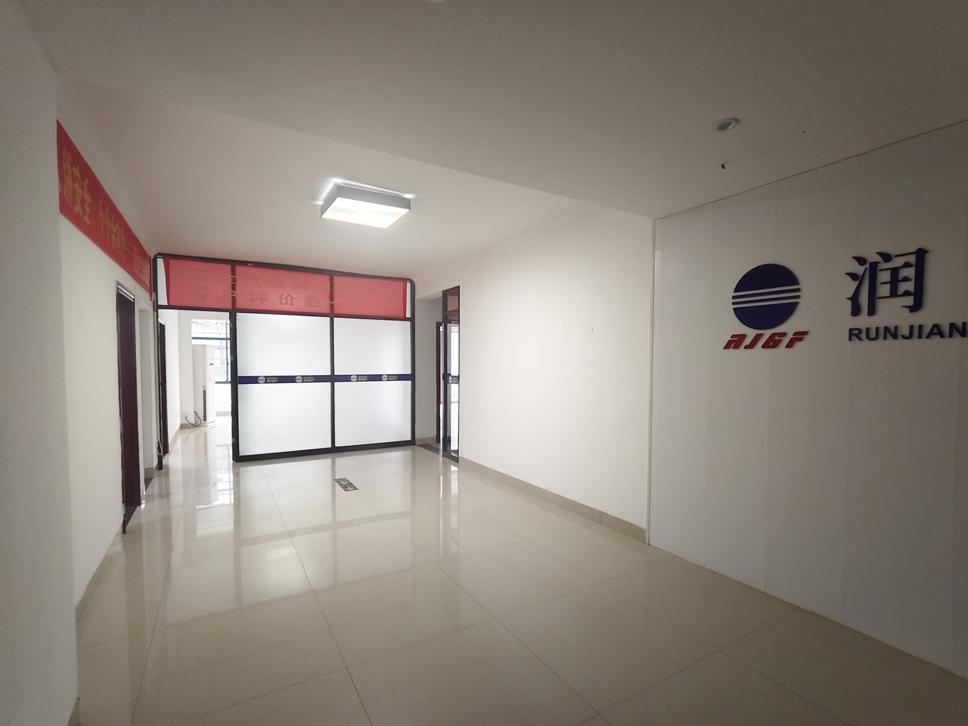 顺枫苑 1室2厅2卫 5800.0元/月 顺枫苑 1室2厅2卫 5800.0元/月室内图