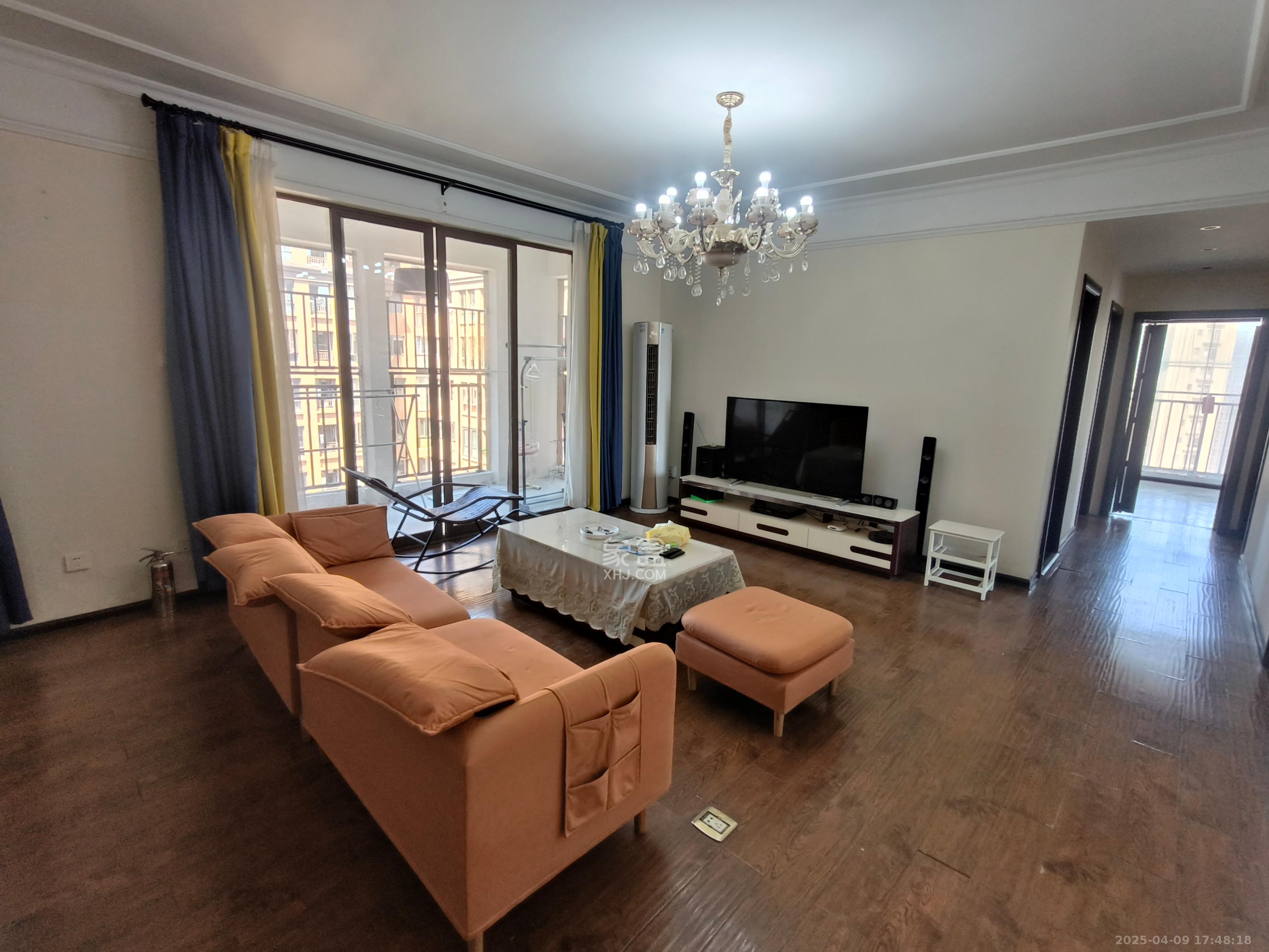 第六都(陆都小区) 4室2厅2卫 5500.0元/月 第六都(陆都小区) 4室2厅2卫 5500.0元/月室内图