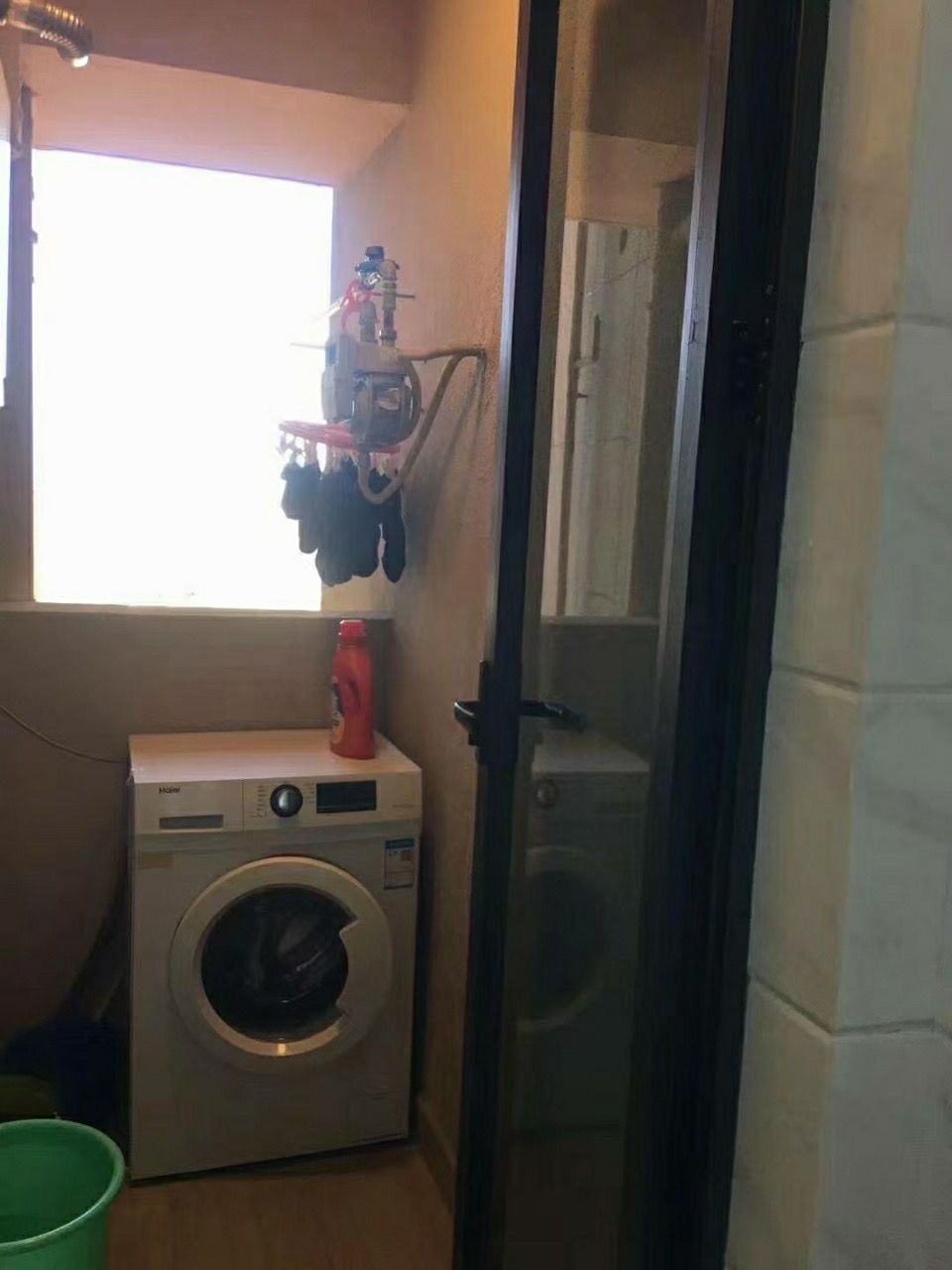 碧桂园一、二期(中央首府) 3室2厅1卫 135.0万 碧桂园一、二期(中央首府) 3室2厅1卫 135.0万客厅