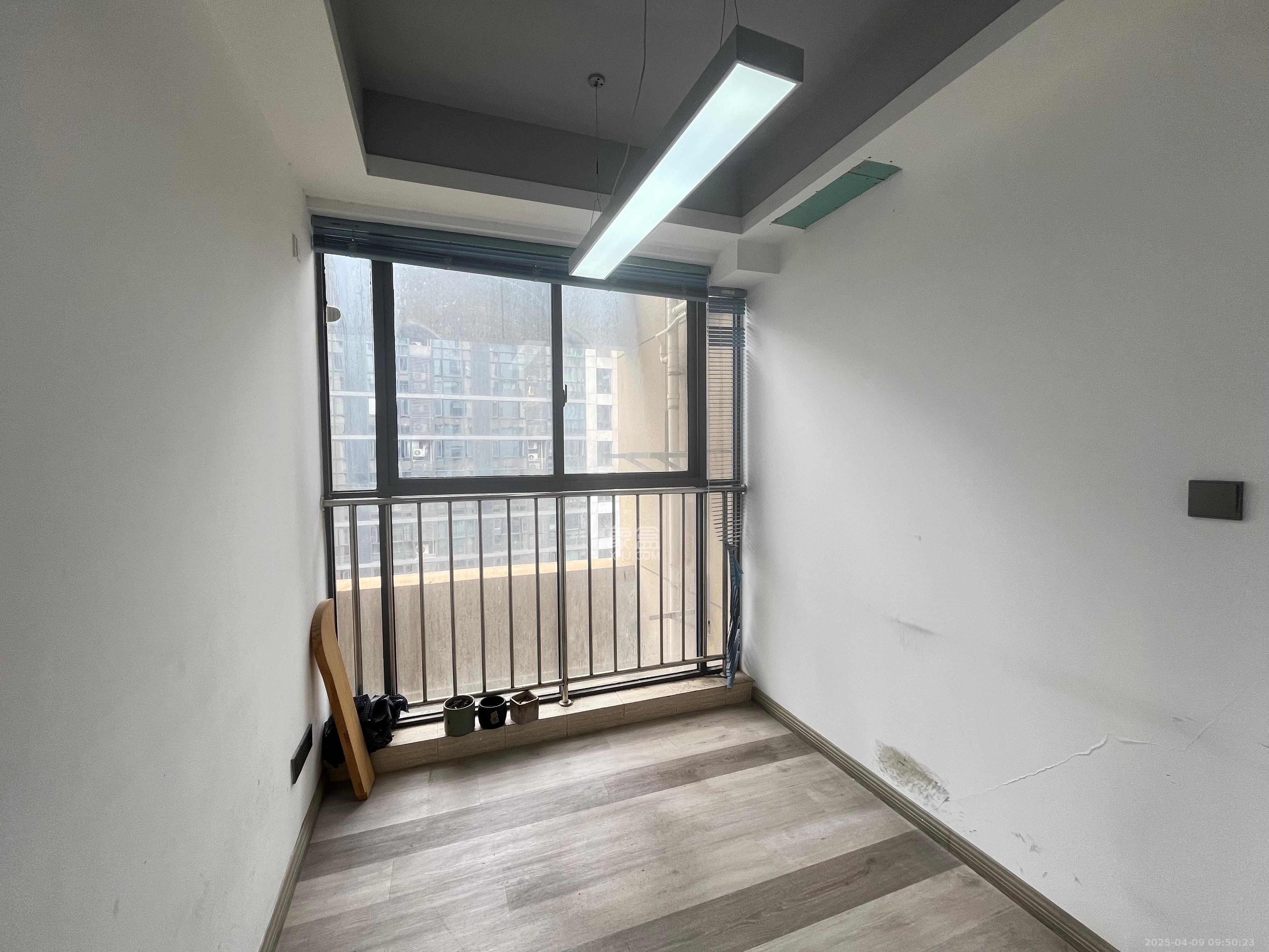 德思勤城市广场(宝格丽公寓) 3室1厅1卫 3500.0元/月 德思勤城市广场(宝格丽公寓) 3室1厅1卫 3500.0元/月室内图