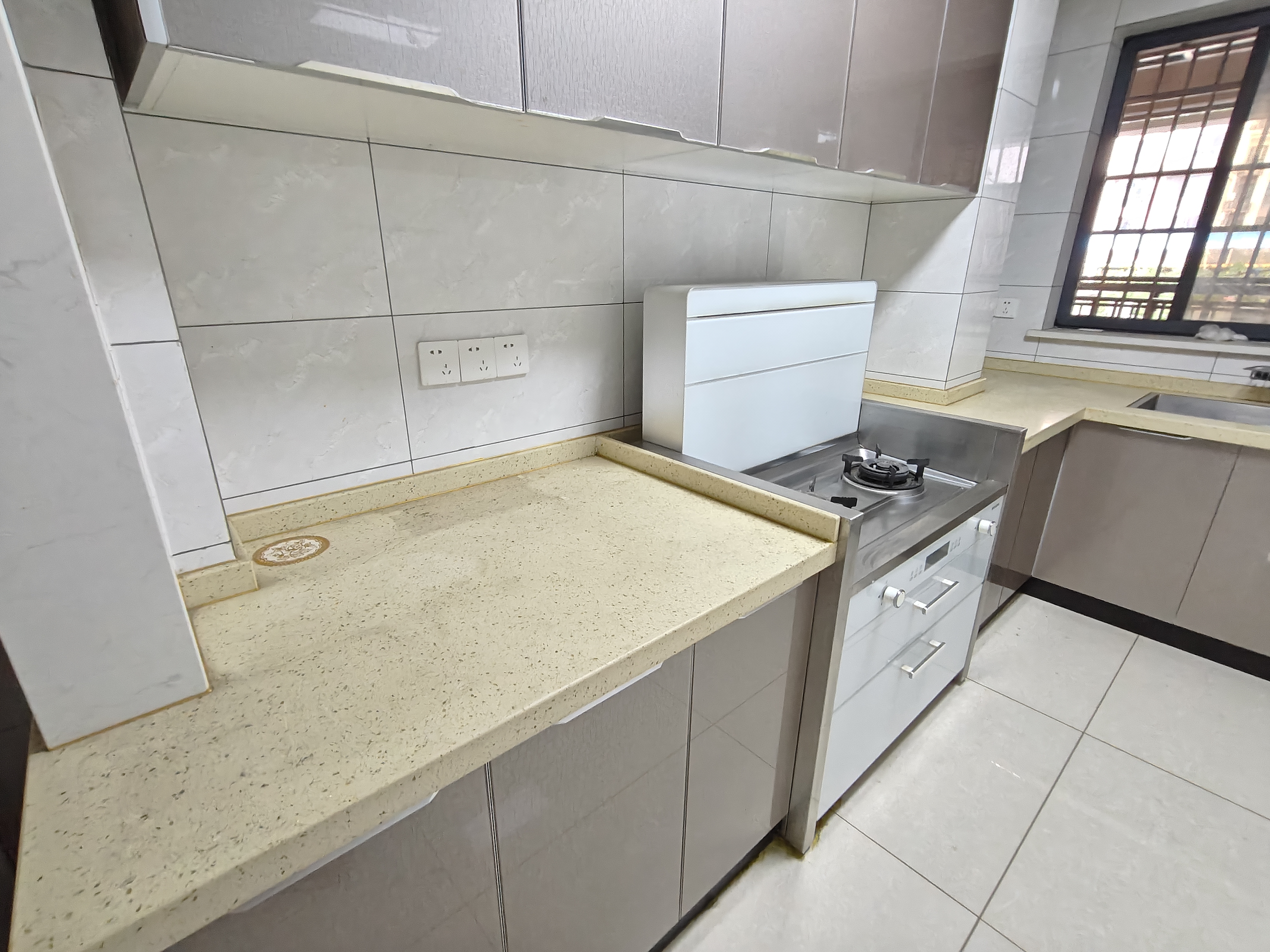 万达湖公馆 3室2厅1卫 1600.0元/月 万达湖公馆 3室2厅1卫 1600.0元/月室内图