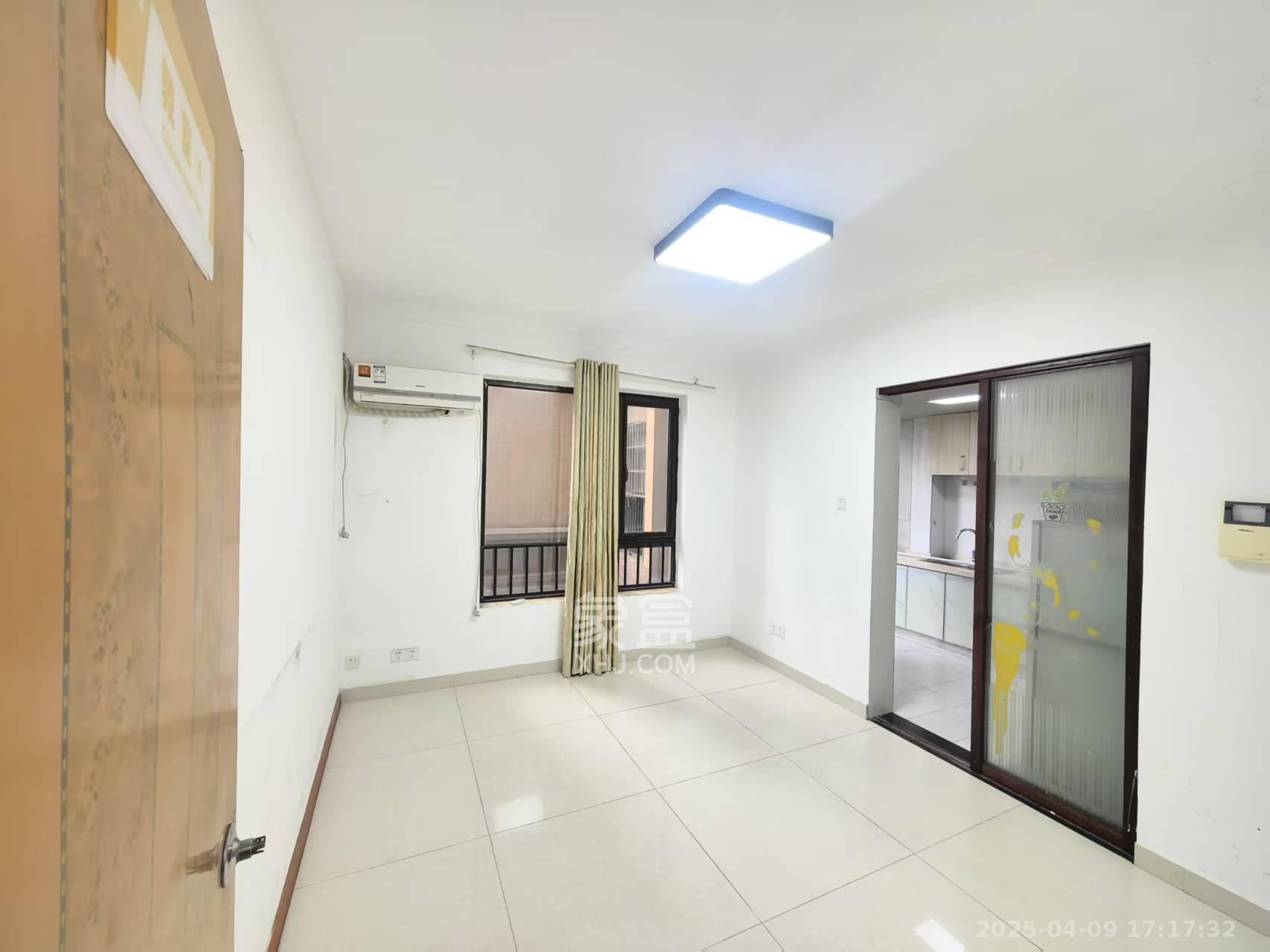 华润凤凰城三期 5室2厅2卫 2000.0元/月 华润凤凰城三期 5室2厅2卫 2000.0元/月室内图