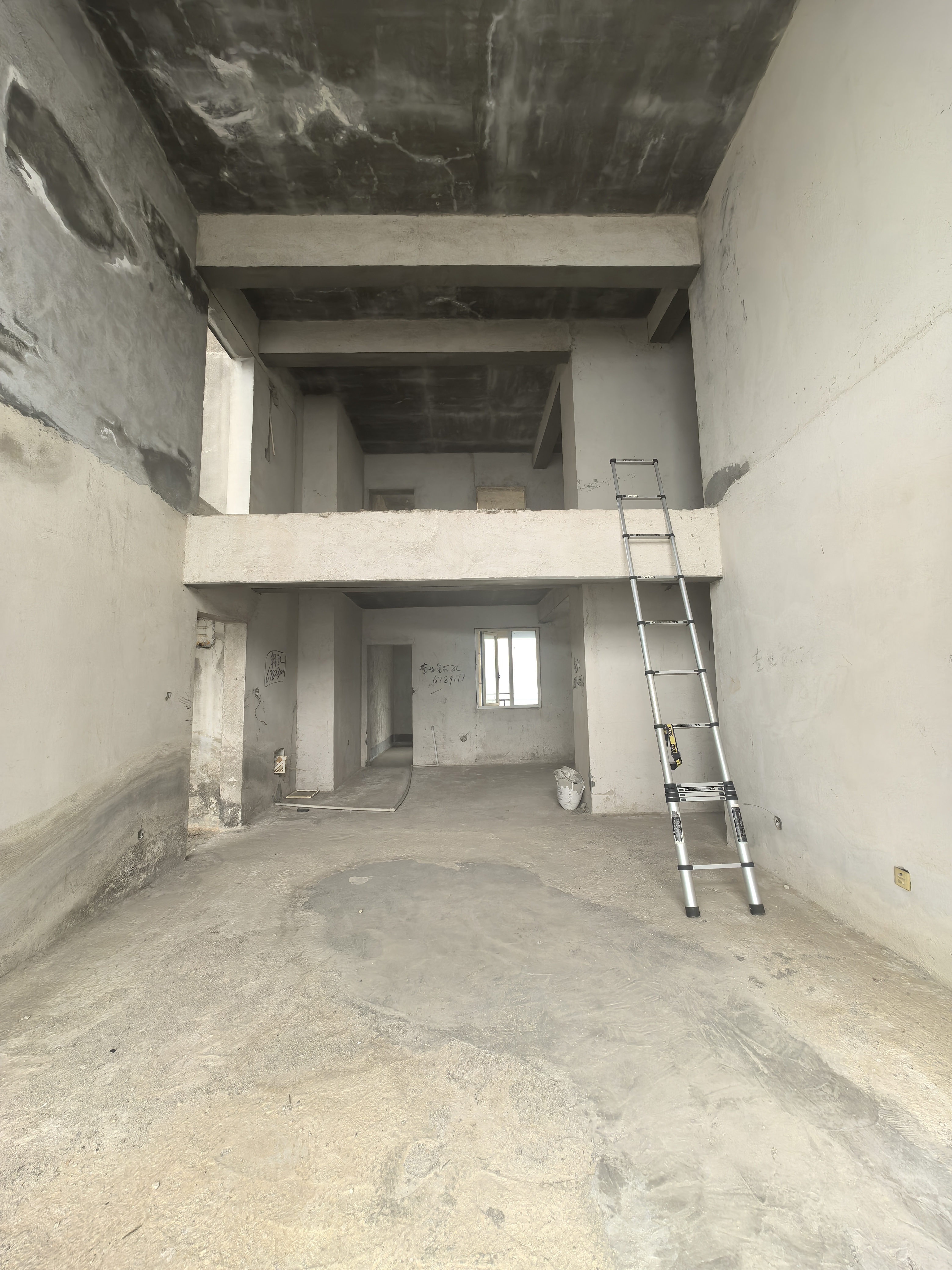 壹号公馆 4室2厅2卫 88.00万 壹号公馆 4室2厅2卫 88.00万客厅