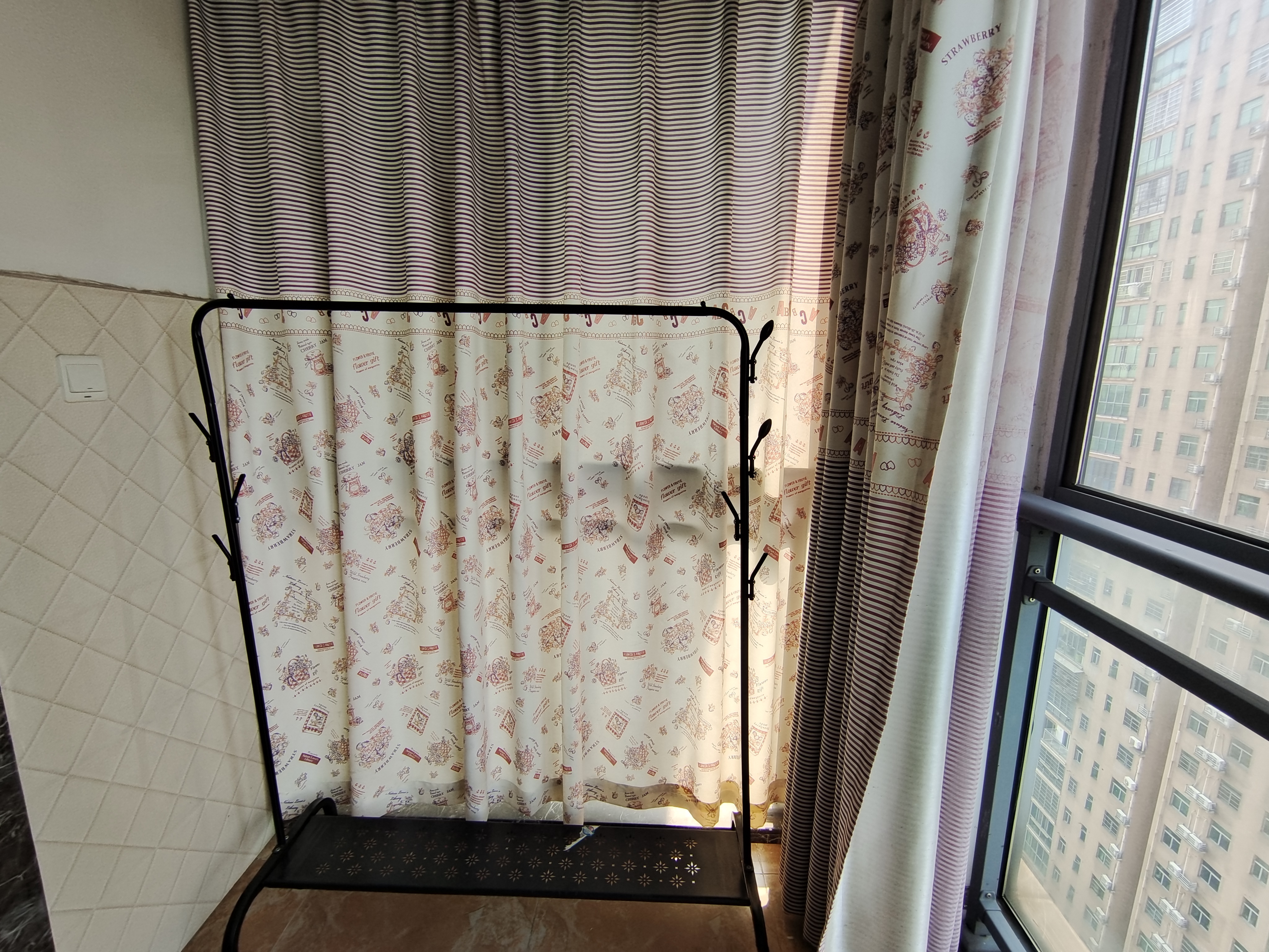 鹏利广场 1室1厅1卫 1300.0元/月 鹏利广场 1室1厅1卫 1300.0元/月室内图