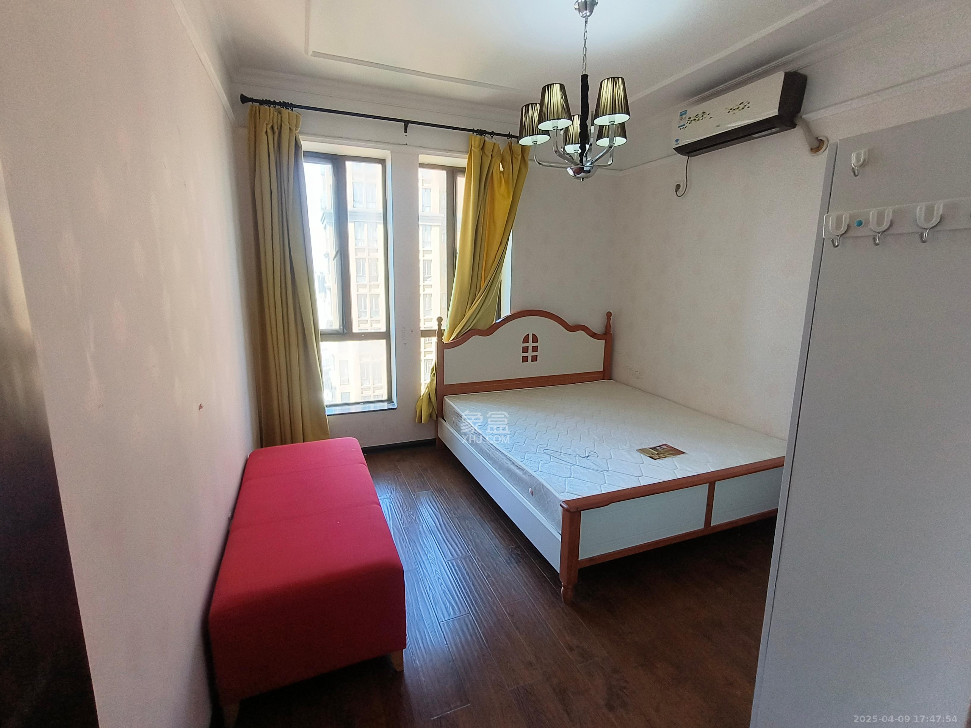 第六都(陆都小区) 4室2厅2卫 5500.0元/月 第六都(陆都小区) 4室2厅2卫 5500.0元/月室内图