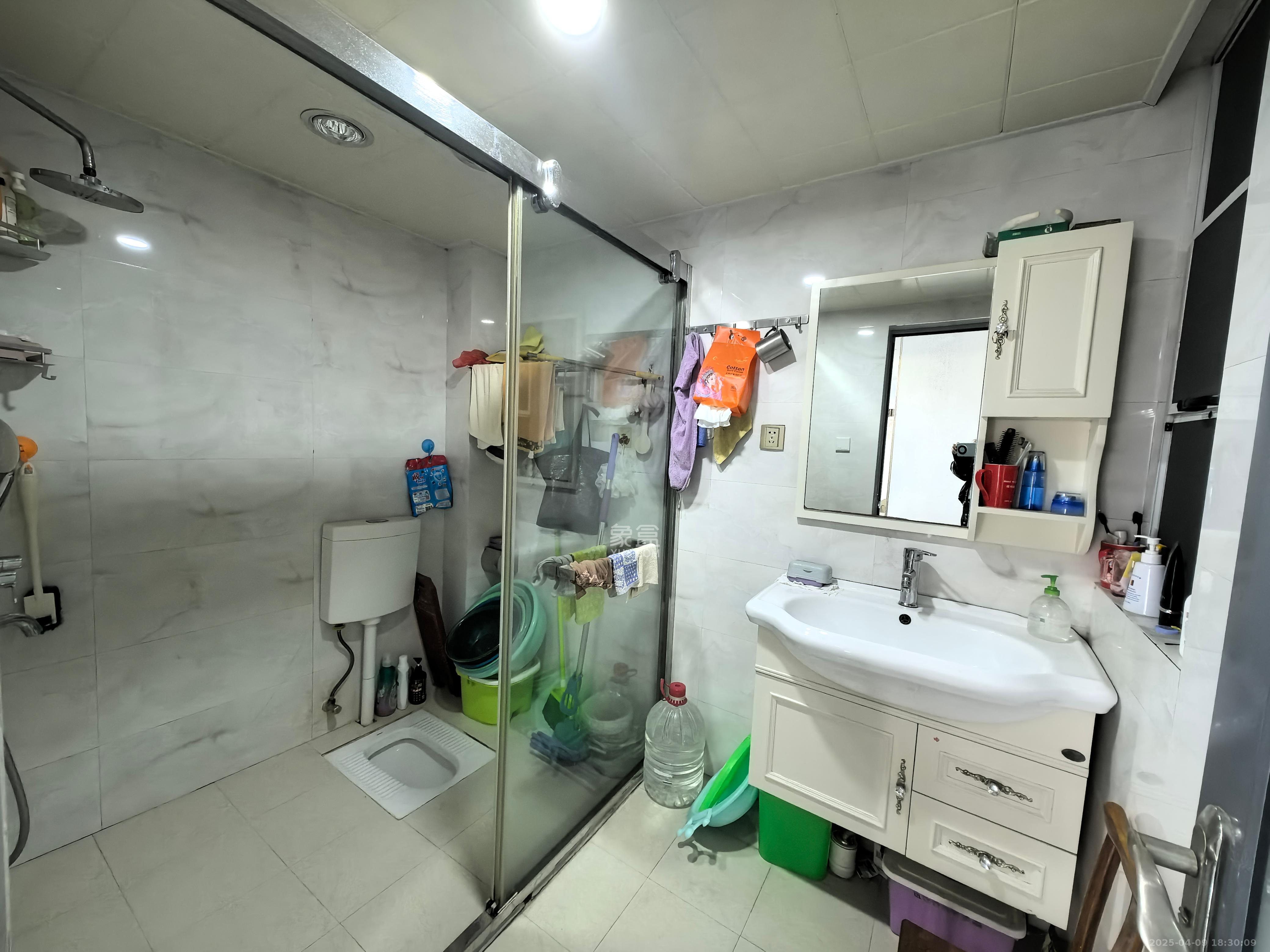 华夏佳园二期 3室2厅1卫 46.8万 华夏佳园二期 3室2厅1卫 46.8万客厅