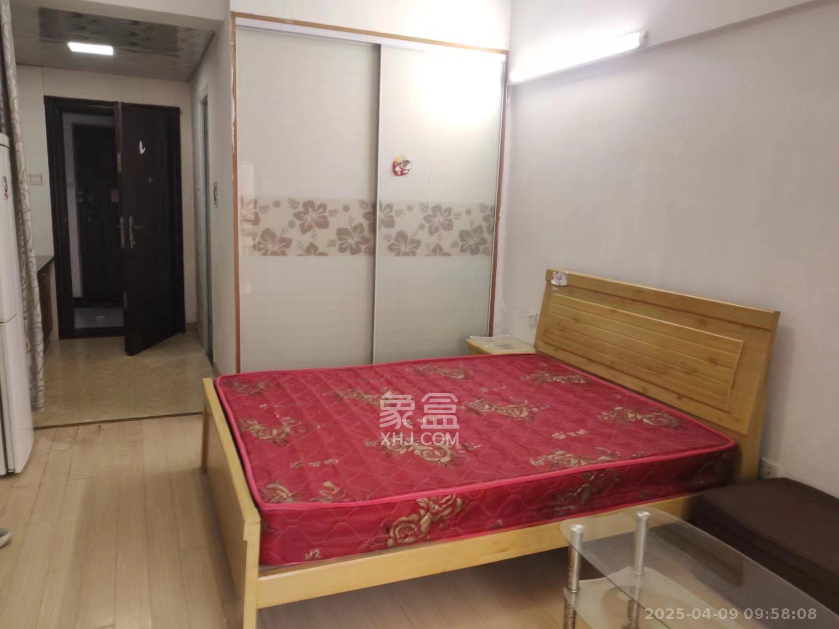 山水华景  1室1厅1卫   1200.00元/月室内图