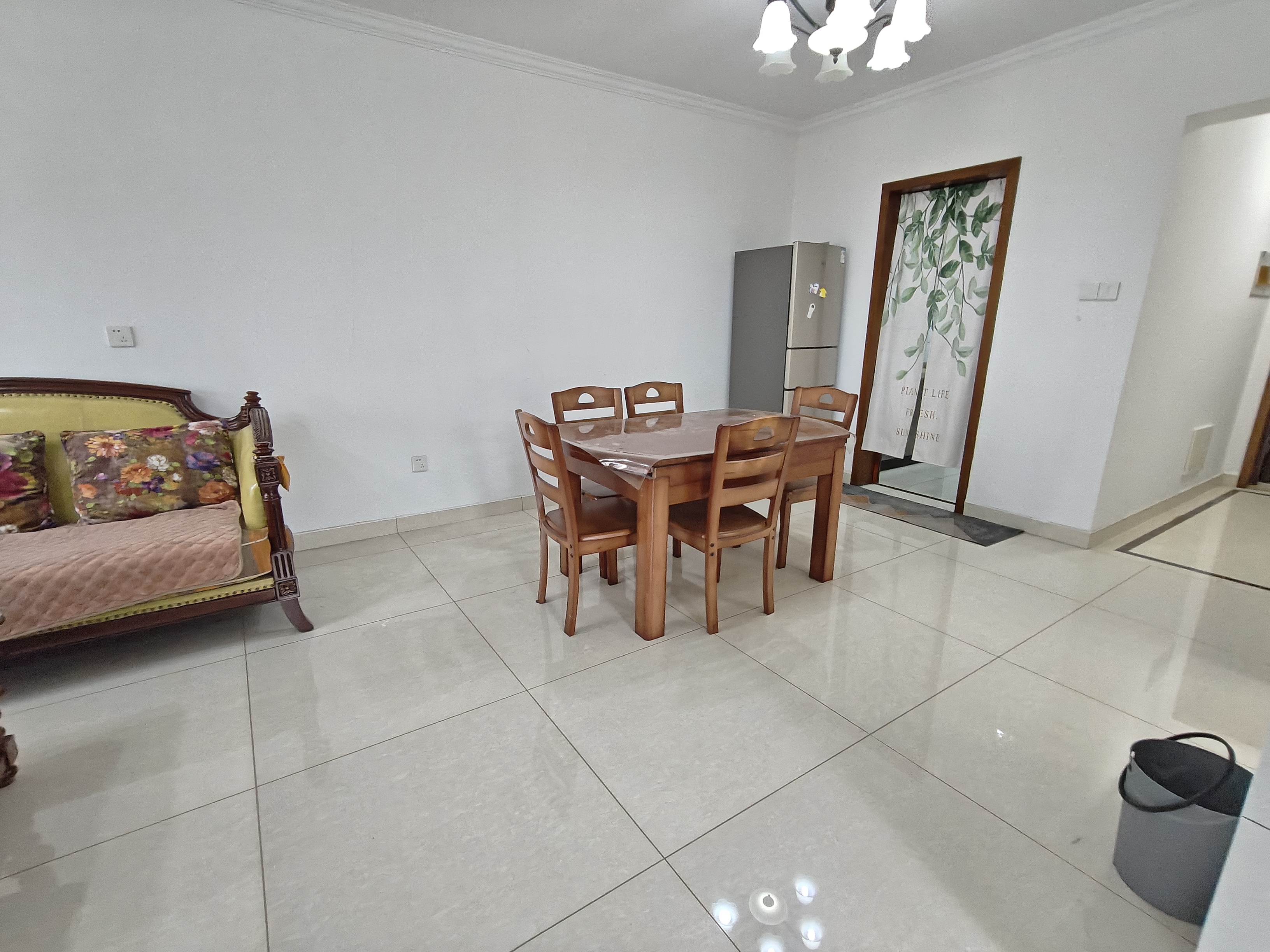 万达湖公馆 3室2厅1卫 1600.0元/月 万达湖公馆 3室2厅1卫 1600.0元/月室内图