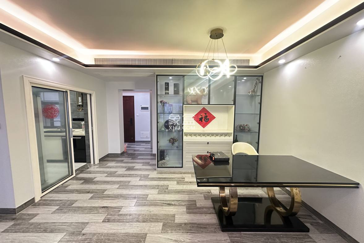 滨江海岸三期 4室2厅2卫 4800.00元/月 滨江海岸三期 4室2厅2卫 4800.00元/月室内图