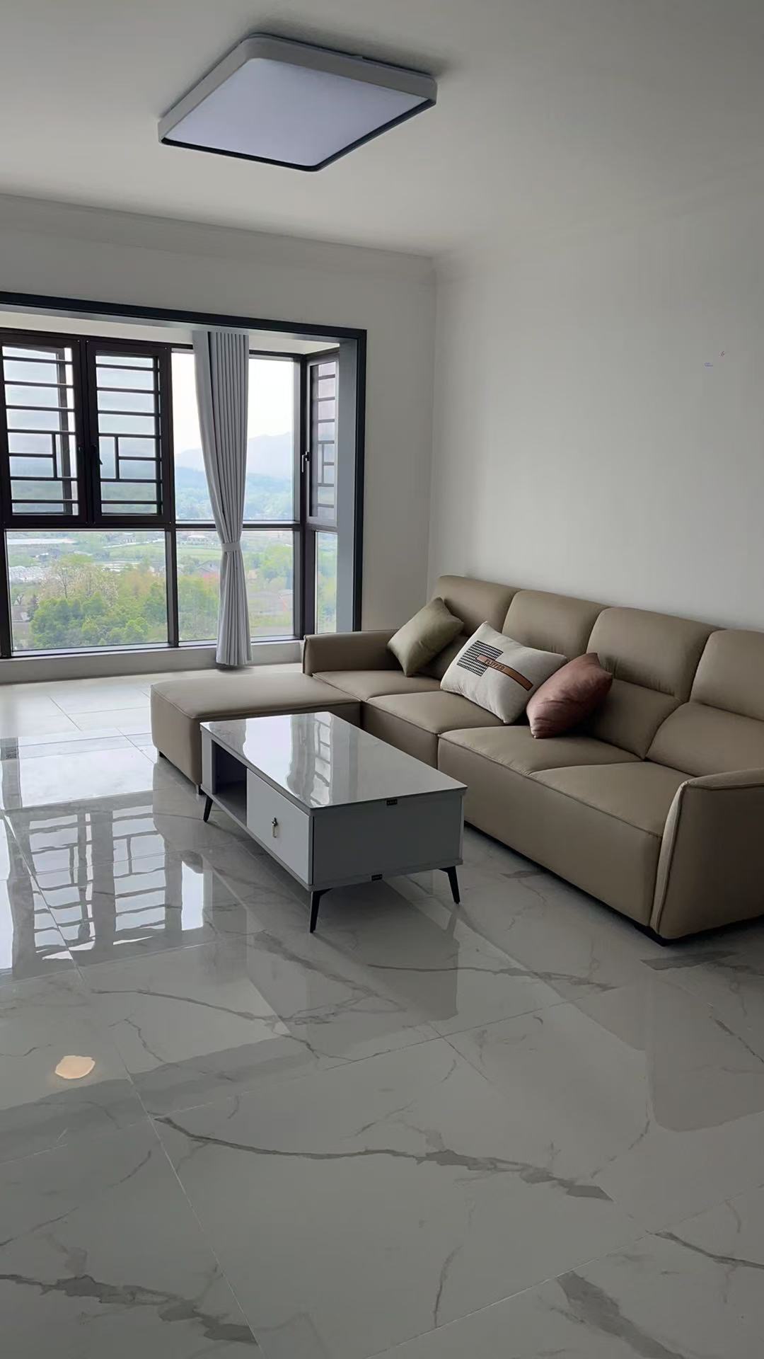 碧桂园华府(碧桂园五期) 3室2厅2卫 2200.0元/月 碧桂园华府(碧桂园五期) 3室2厅2卫 2200.0元/月室内图