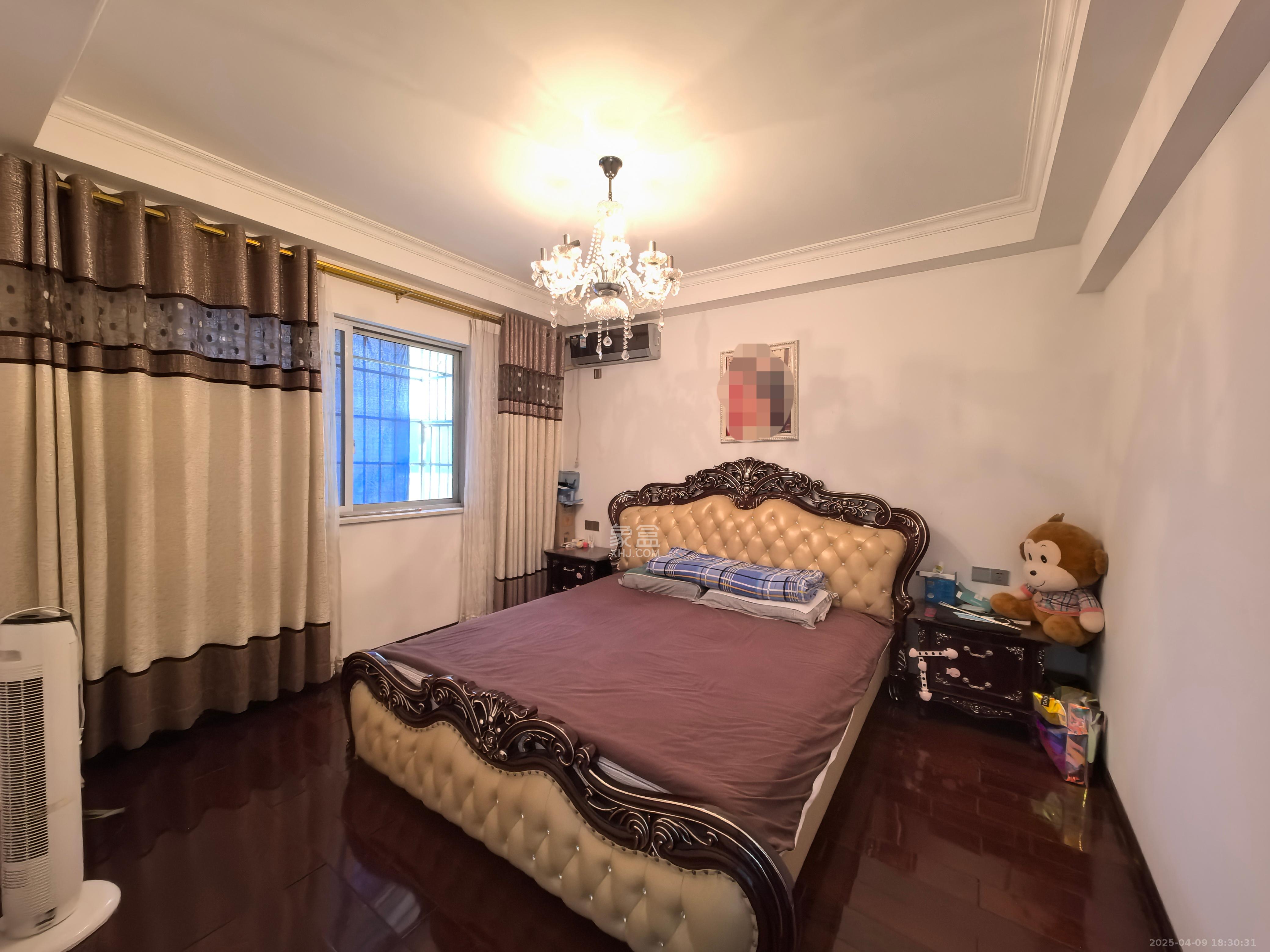 华夏佳园二期 3室2厅1卫 46.8万 华夏佳园二期 3室2厅1卫 46.8万客厅