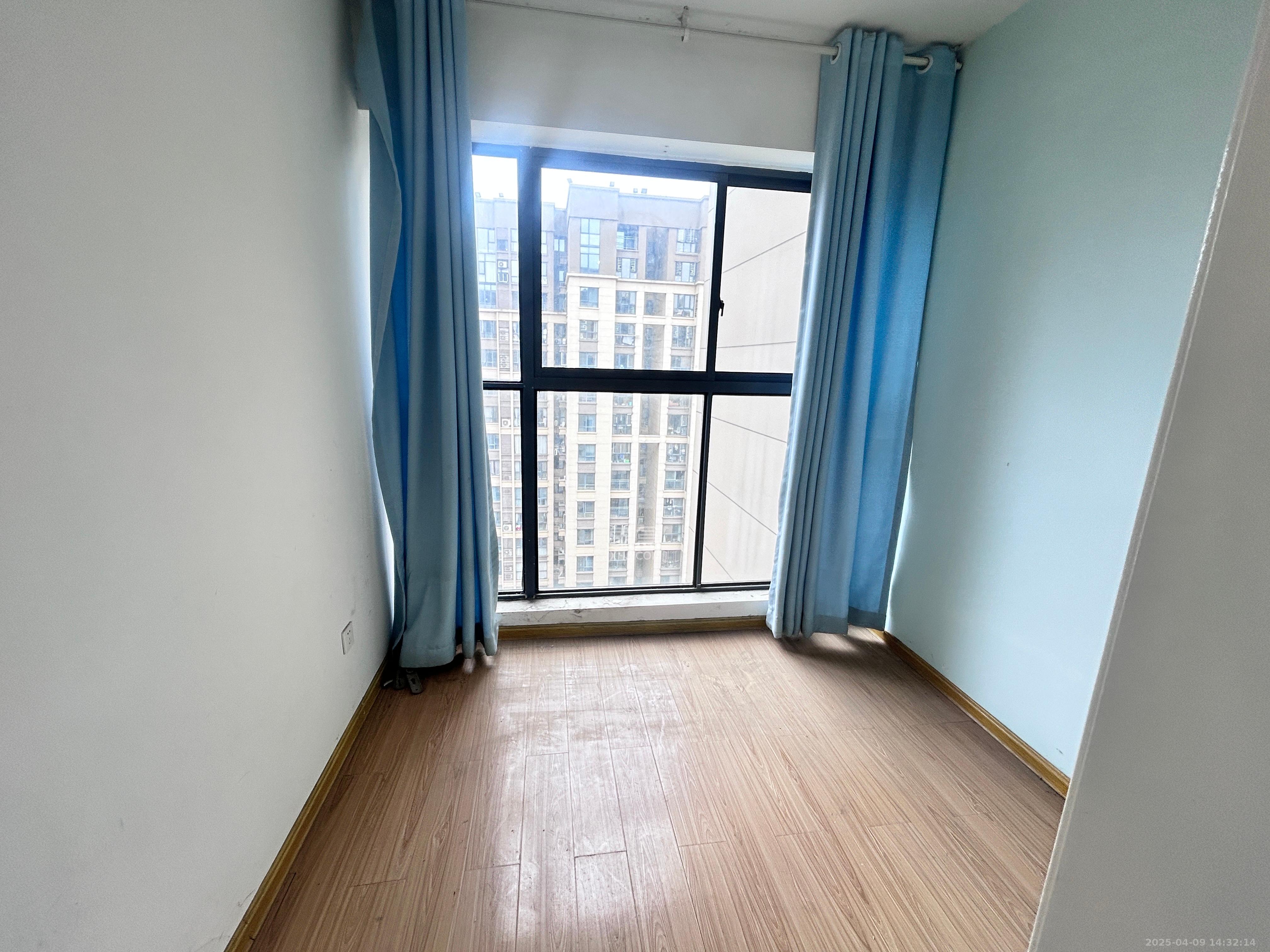 湘熙水郡(观澜海赋家园) 4室2厅2卫 3200.0元/月 湘熙水郡(观澜海赋家园) 4室2厅2卫 3200.0元/月室内图