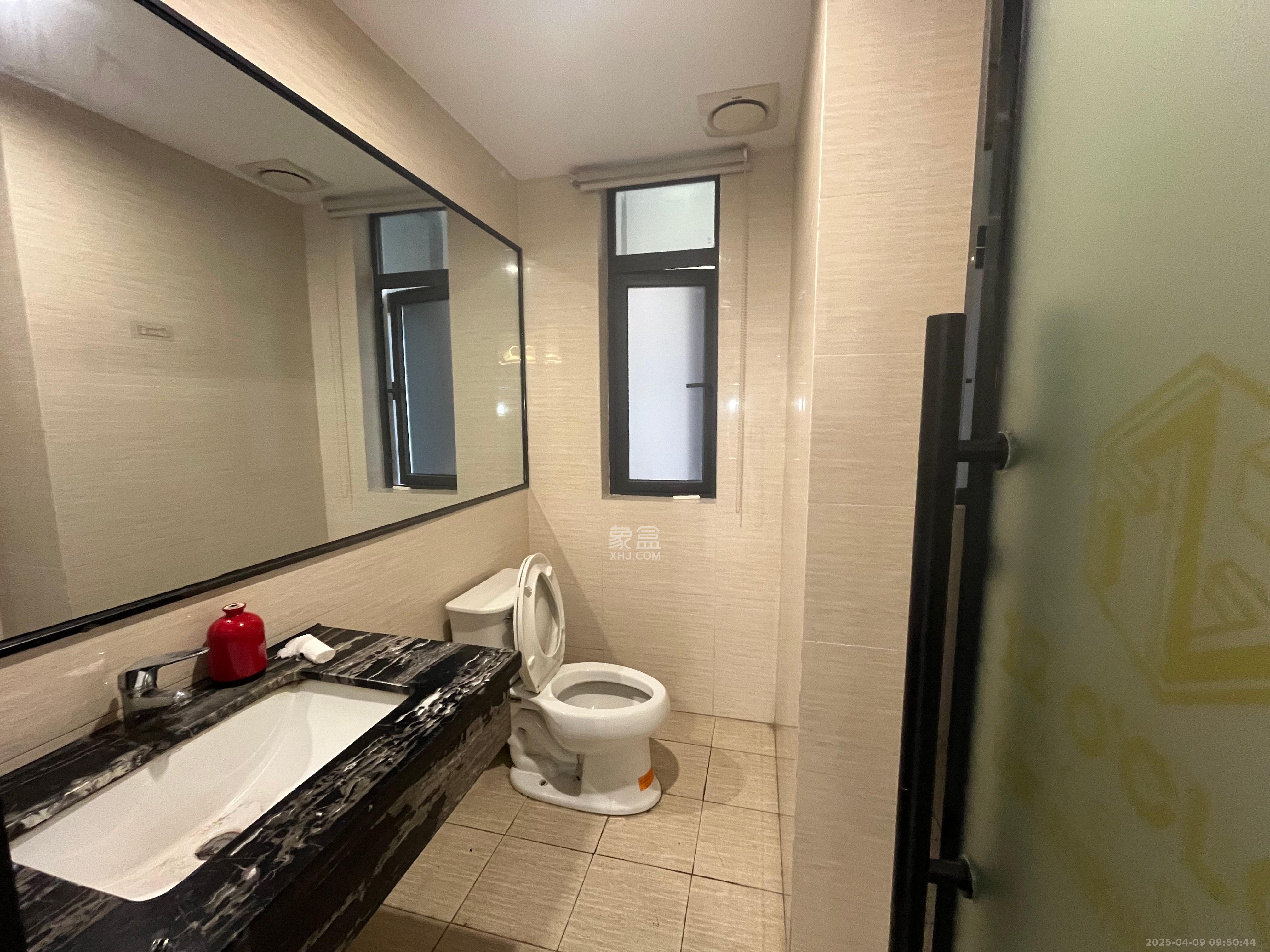 德思勤城市广场(宝格丽公寓) 3室1厅1卫 3500.0元/月 德思勤城市广场(宝格丽公寓) 3室1厅1卫 3500.0元/月室内图