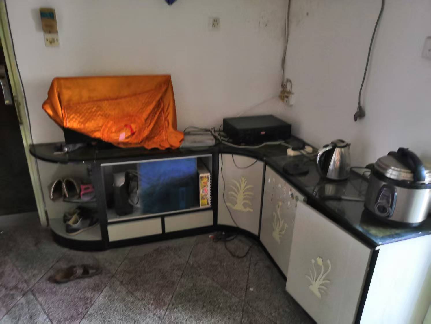 物资局家属楼（童家社区）  2室1厅1卫    29.0万客厅