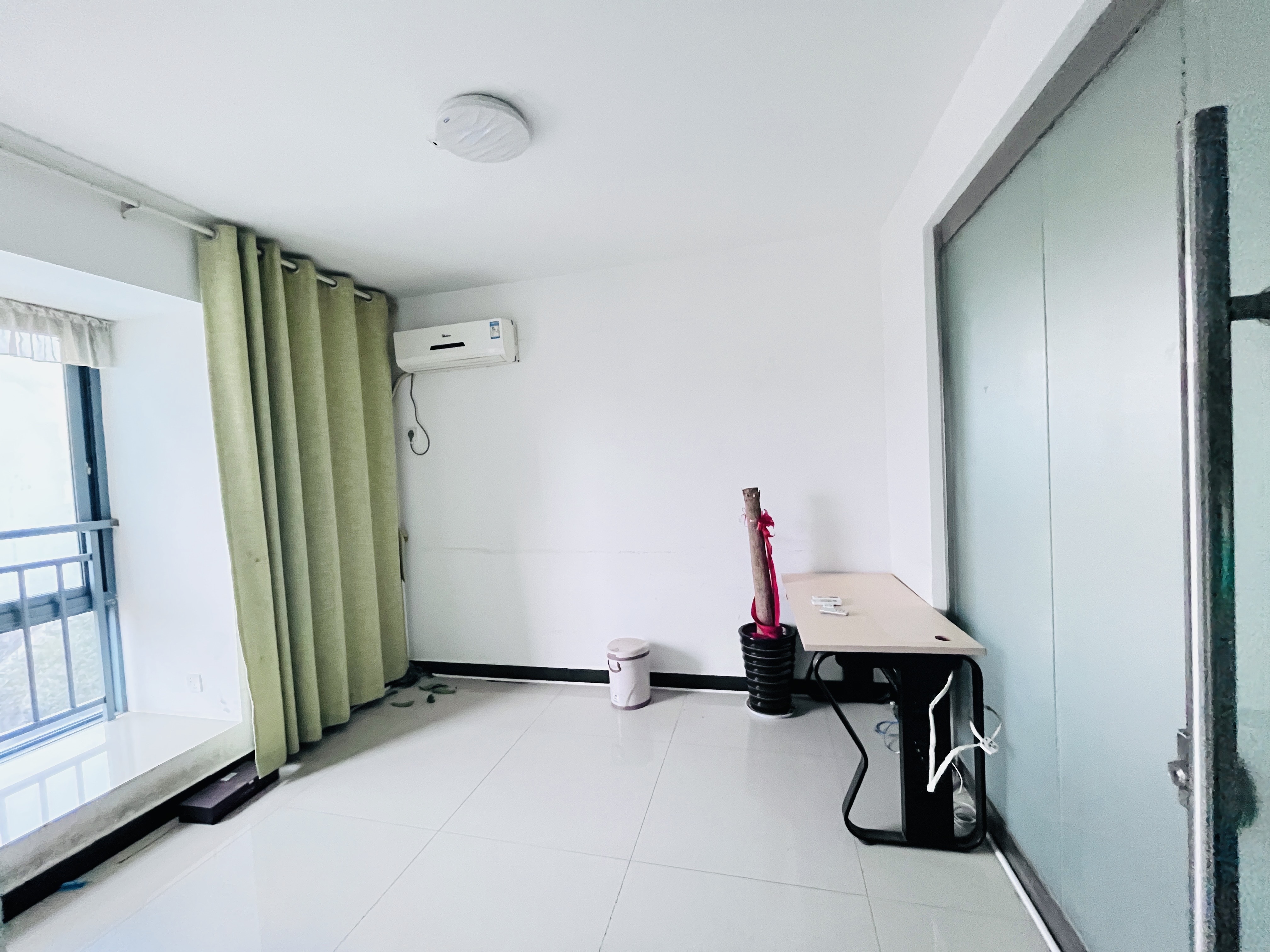 公园世家 4室2厅2卫 2900.0元/月 公园世家 4室2厅2卫 2900.0元/月室内图