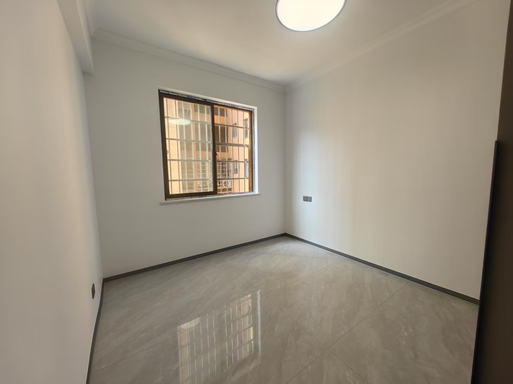 汇富帝景 3室2厅2卫 2500.0元/月 汇富帝景 3室2厅2卫 2500.0元/月室内图