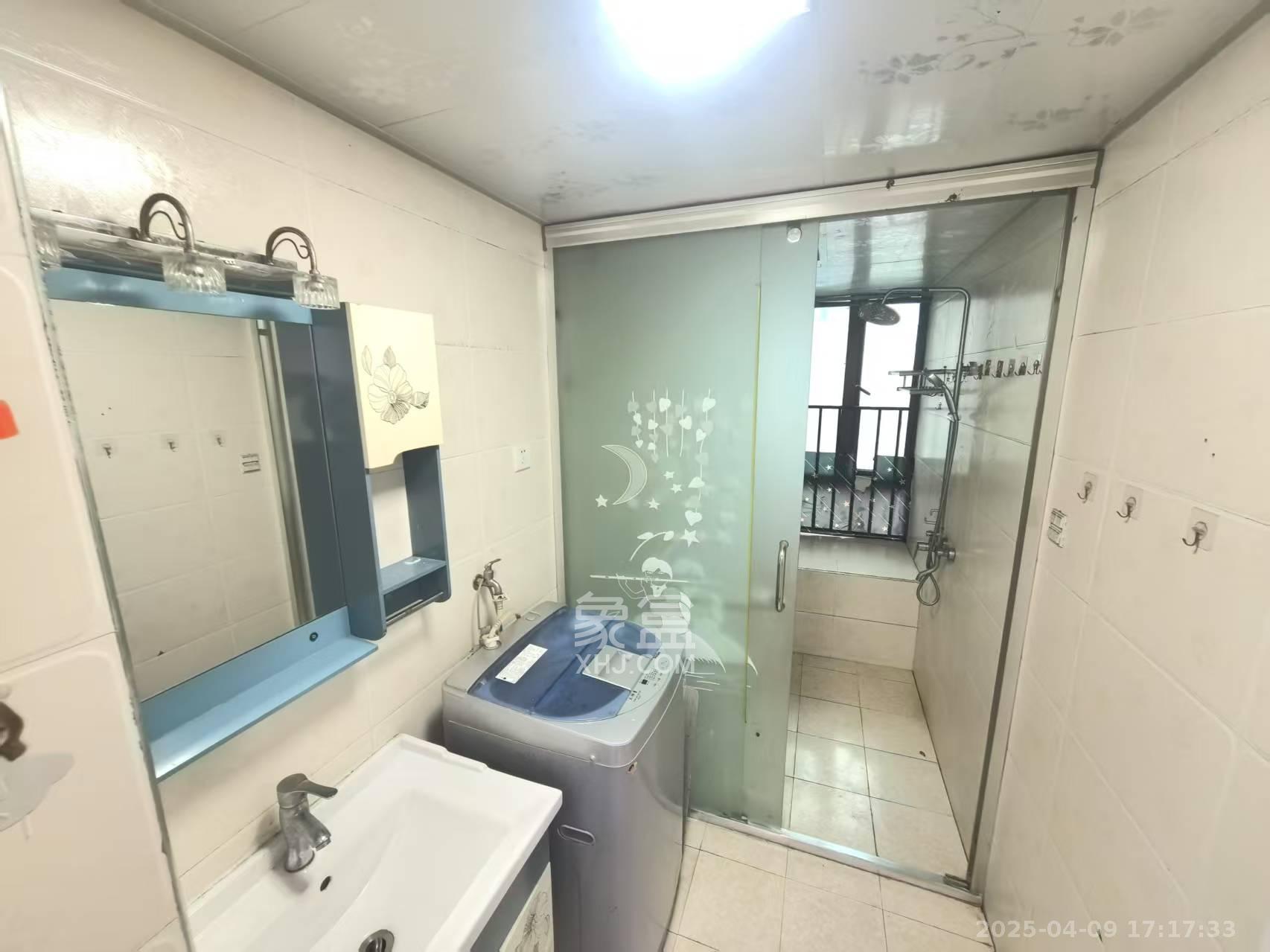 华润凤凰城三期 5室2厅2卫 2000.0元/月 华润凤凰城三期 5室2厅2卫 2000.0元/月室内图