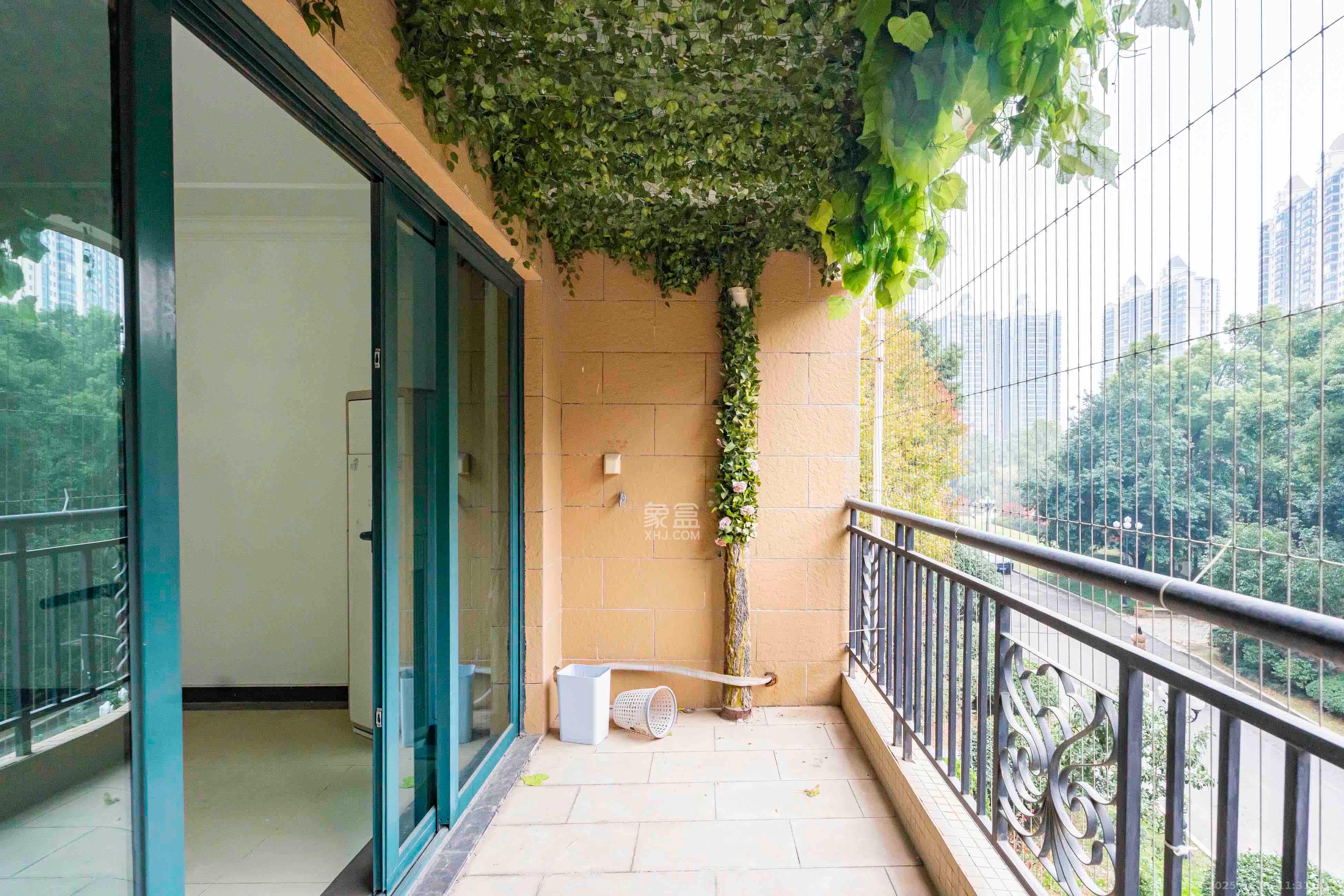 恒大雅苑 4室2厅1卫 3000.0元/月 恒大雅苑 4室2厅1卫 3000.0元/月室内图