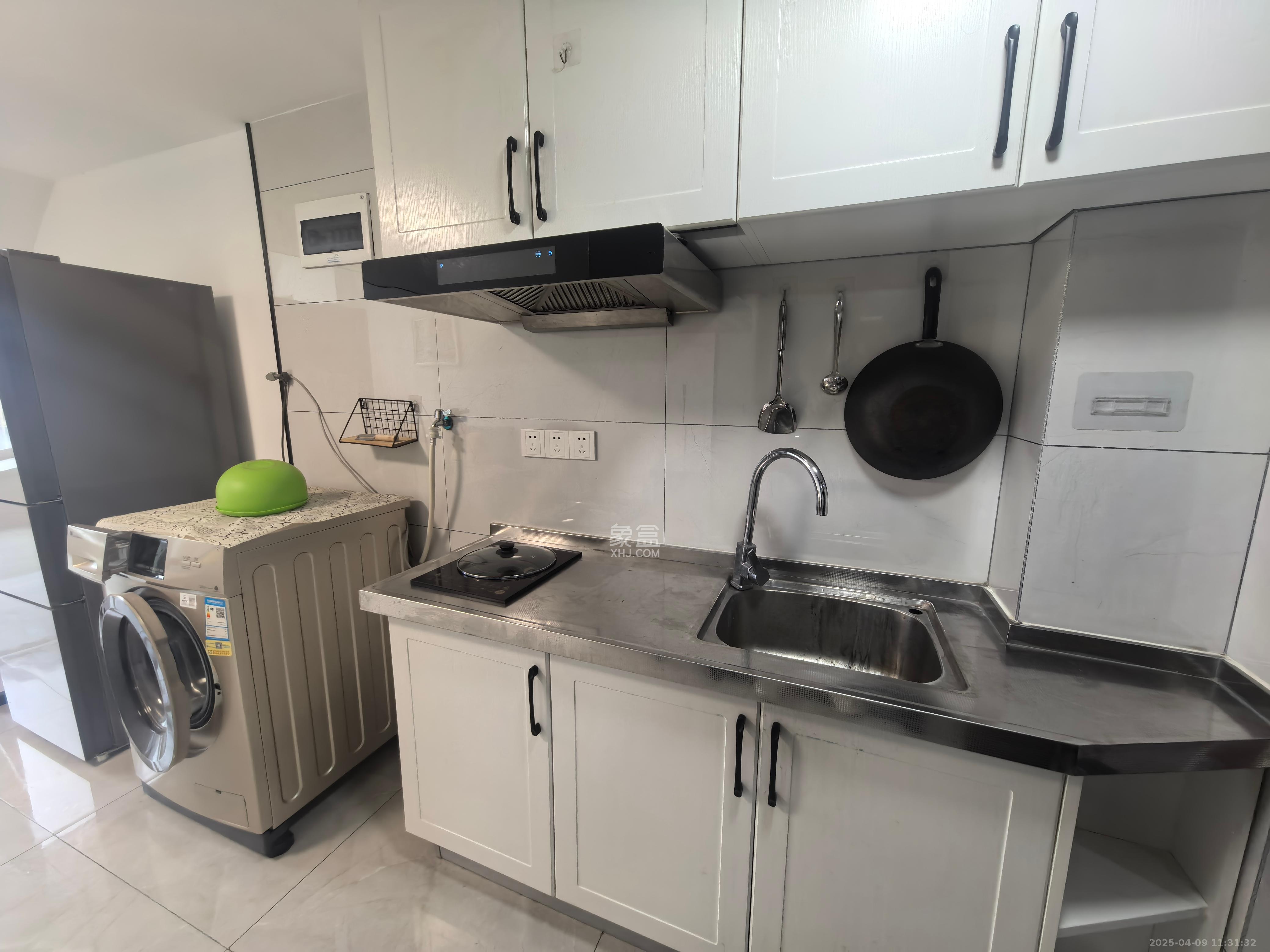 裕天国际商汇中心 1室1厅1卫 1800.0元/月 裕天国际商汇中心 1室1厅1卫 1800.0元/月室内图