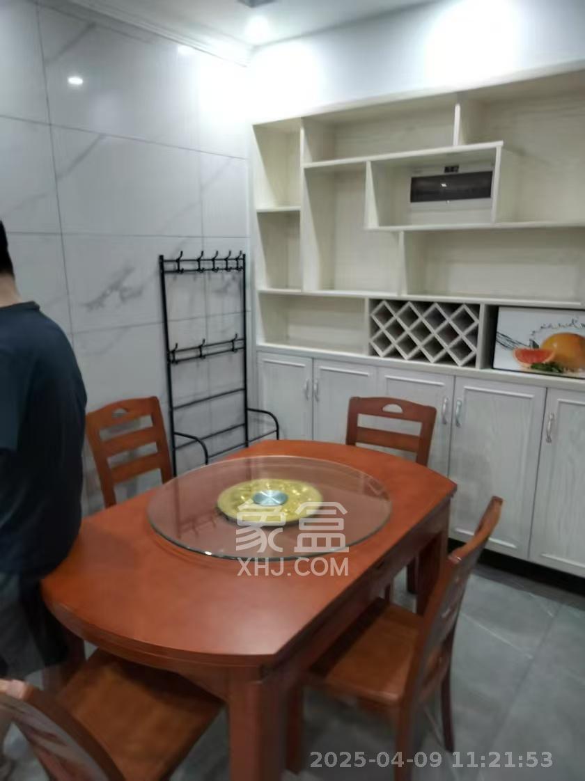 枫林雅苑(雷锋机电市场二期) 3室2厅1卫 2500.0元/月 枫林雅苑(雷锋机电市场二期) 3室2厅1卫 2500.0元/月室内图