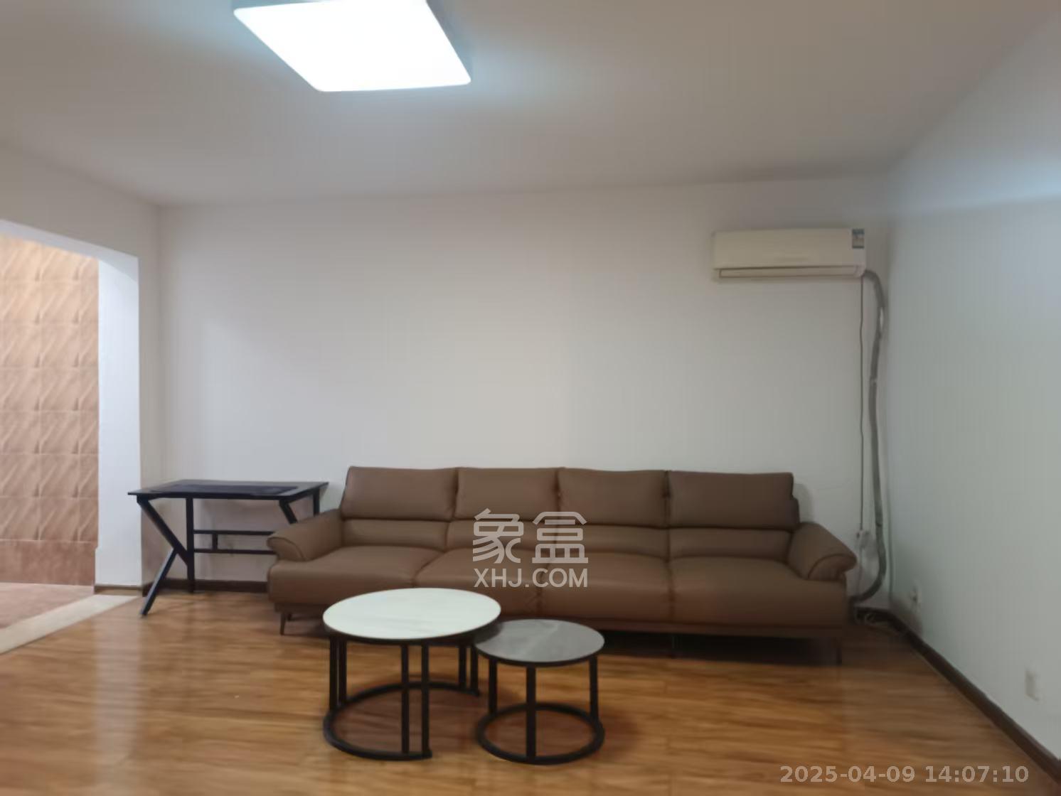 东玺门  1室1厅1卫   2400.00元/月室内图