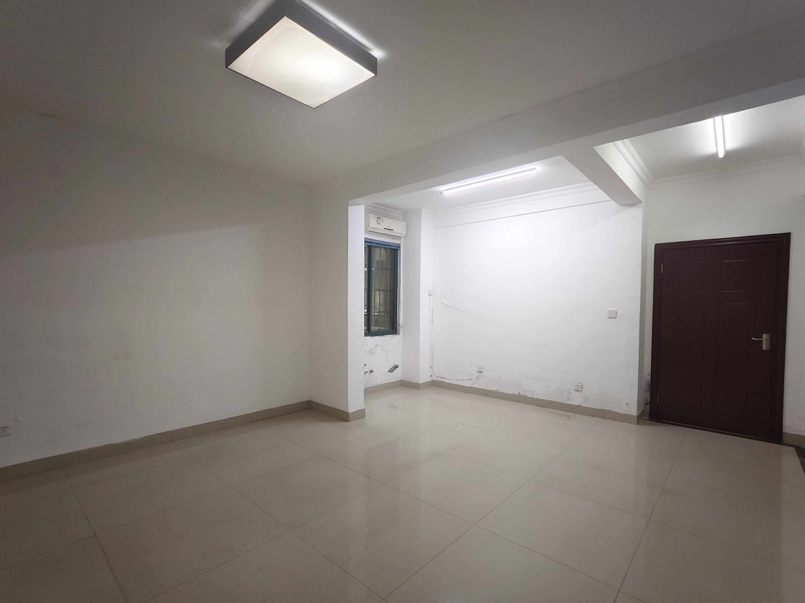 顺枫苑 1室2厅2卫 5800.0元/月 顺枫苑 1室2厅2卫 5800.0元/月室内图