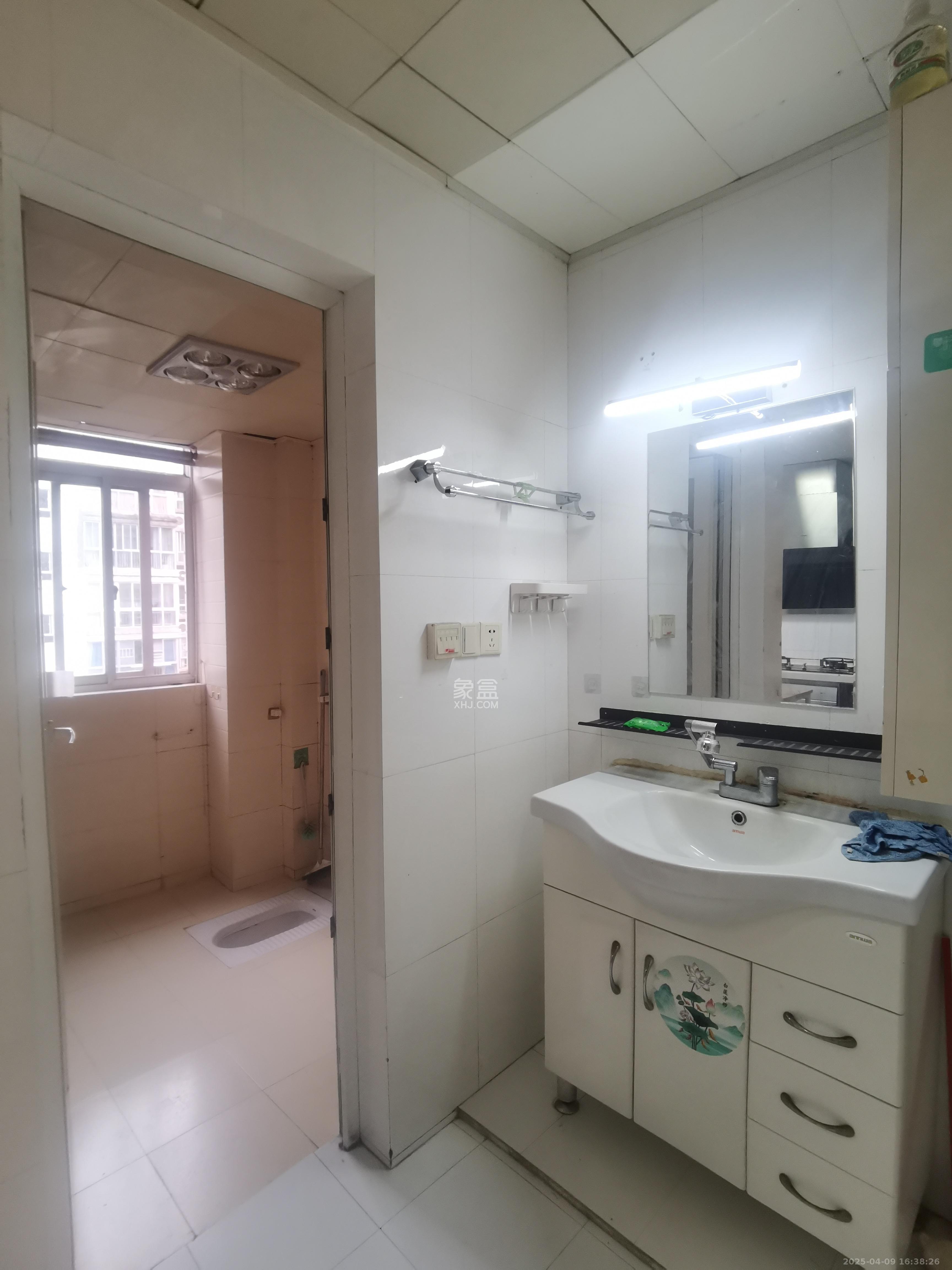 华银园  3室2厅2卫   2500.00元/月室内图