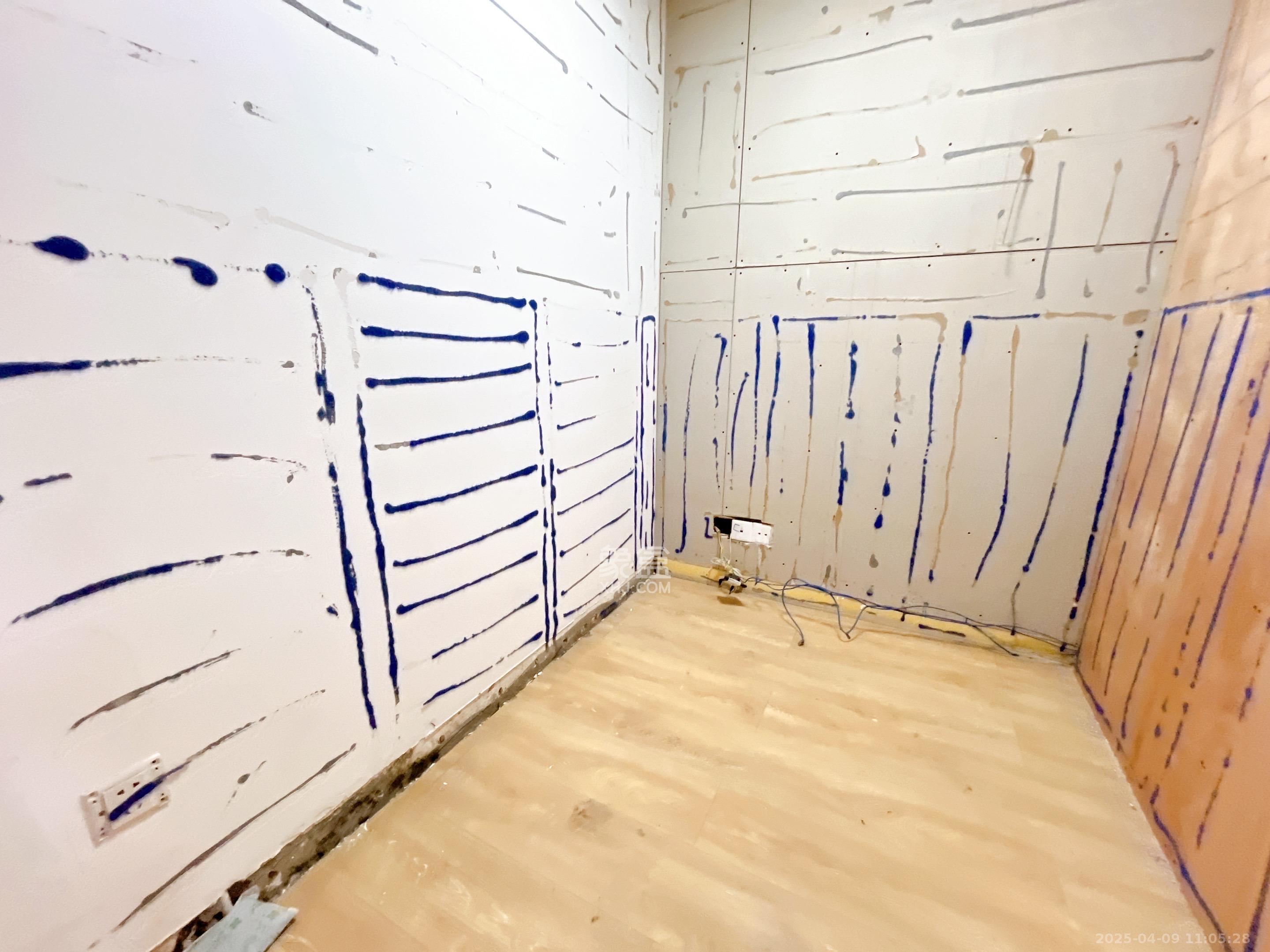 湖南财富中心 11室2厅1卫 3500.0元/月 湖南财富中心 11室2厅1卫 3500.0元/月室内图