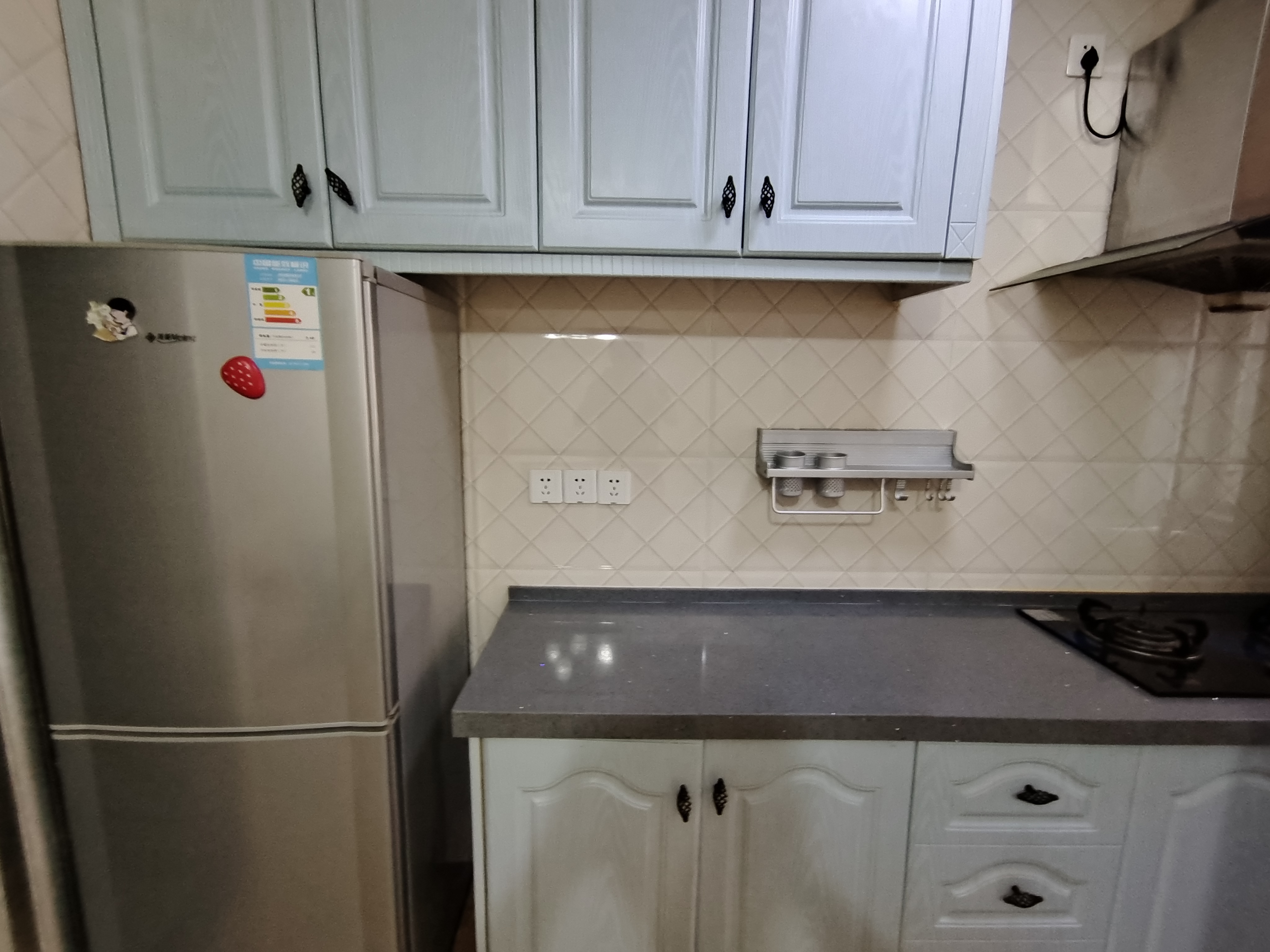 鹏利广场 1室1厅1卫 1300.0元/月 鹏利广场 1室1厅1卫 1300.0元/月室内图