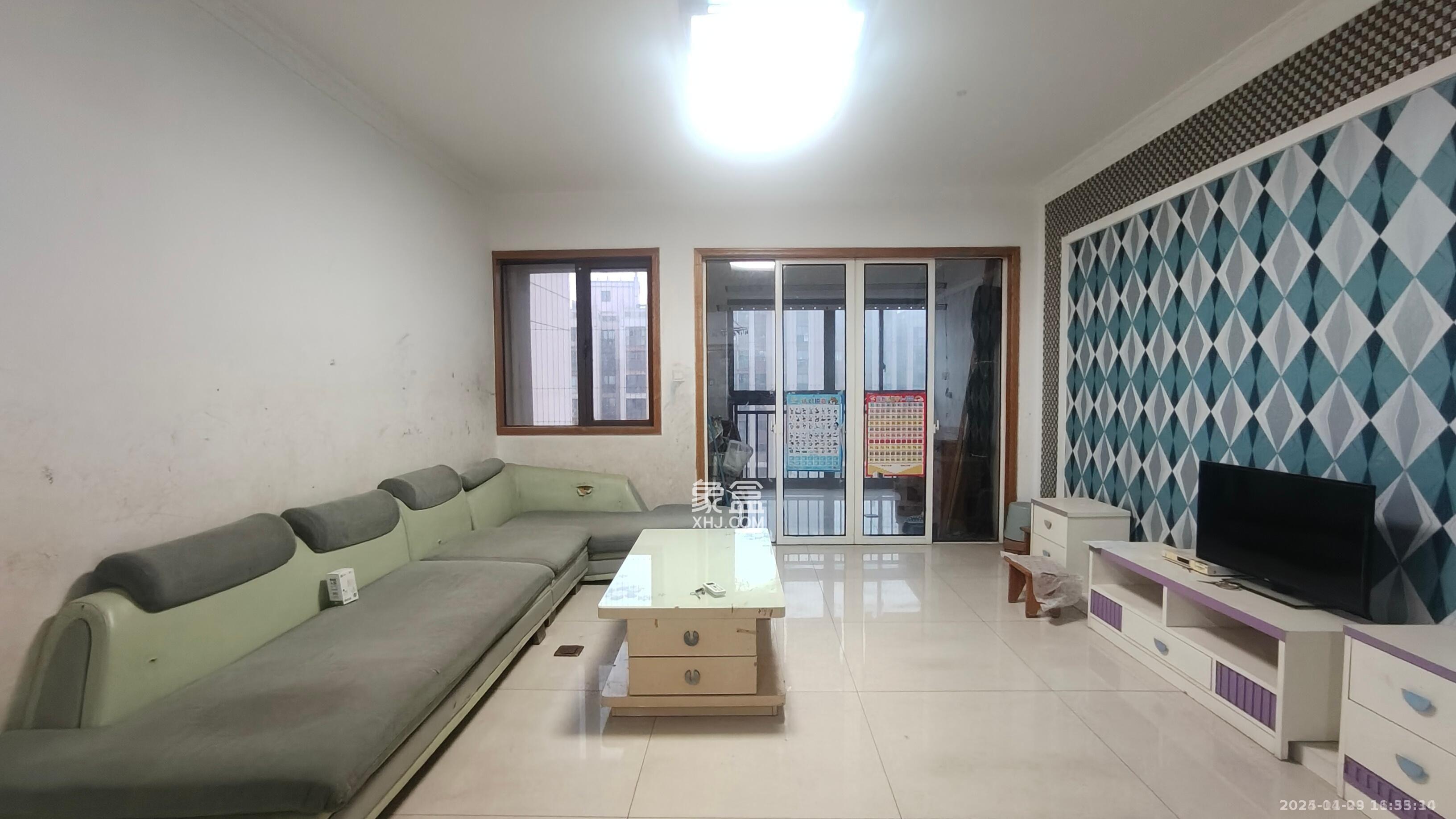 旭辉华庭  4室2厅2卫    2300.0元/月 旭辉华庭  4室2厅2卫    2300.0元/月