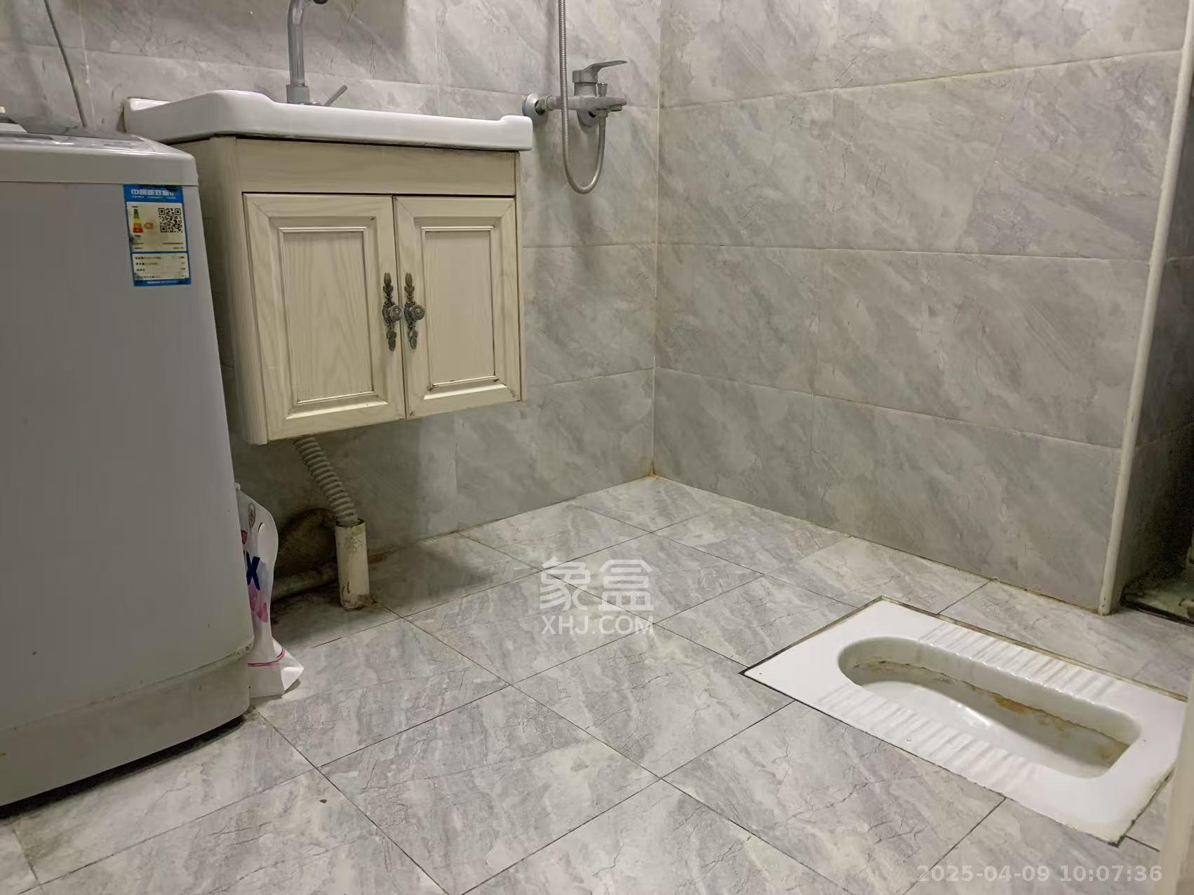 中建芙蓉嘉苑  1室1厅1卫    1000.0元/月 中建芙蓉嘉苑  1室1厅1卫    1000.0元/月室内图