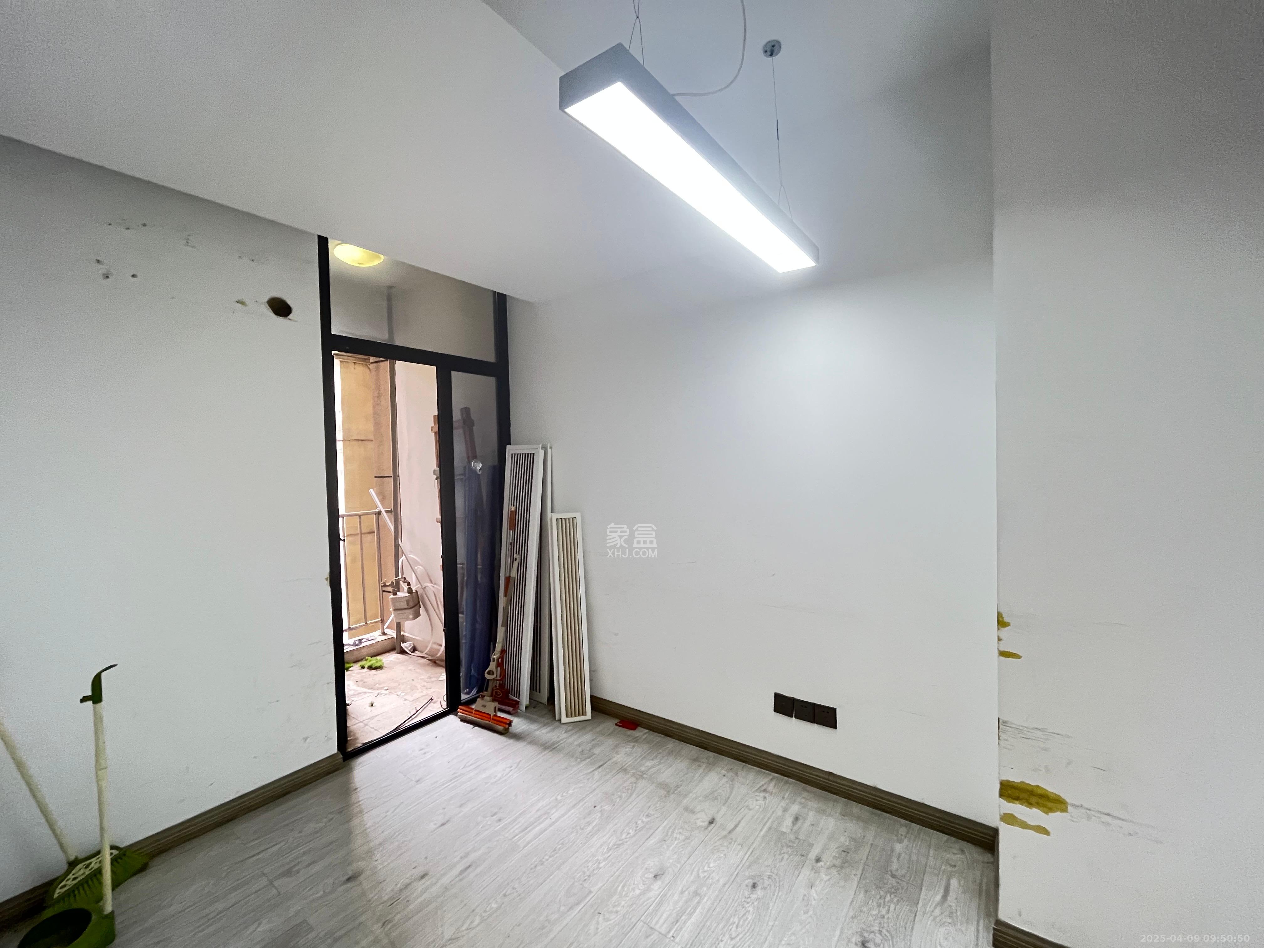 德思勤城市广场(宝格丽公寓) 3室1厅1卫 3500.0元/月 德思勤城市广场(宝格丽公寓) 3室1厅1卫 3500.0元/月室内图