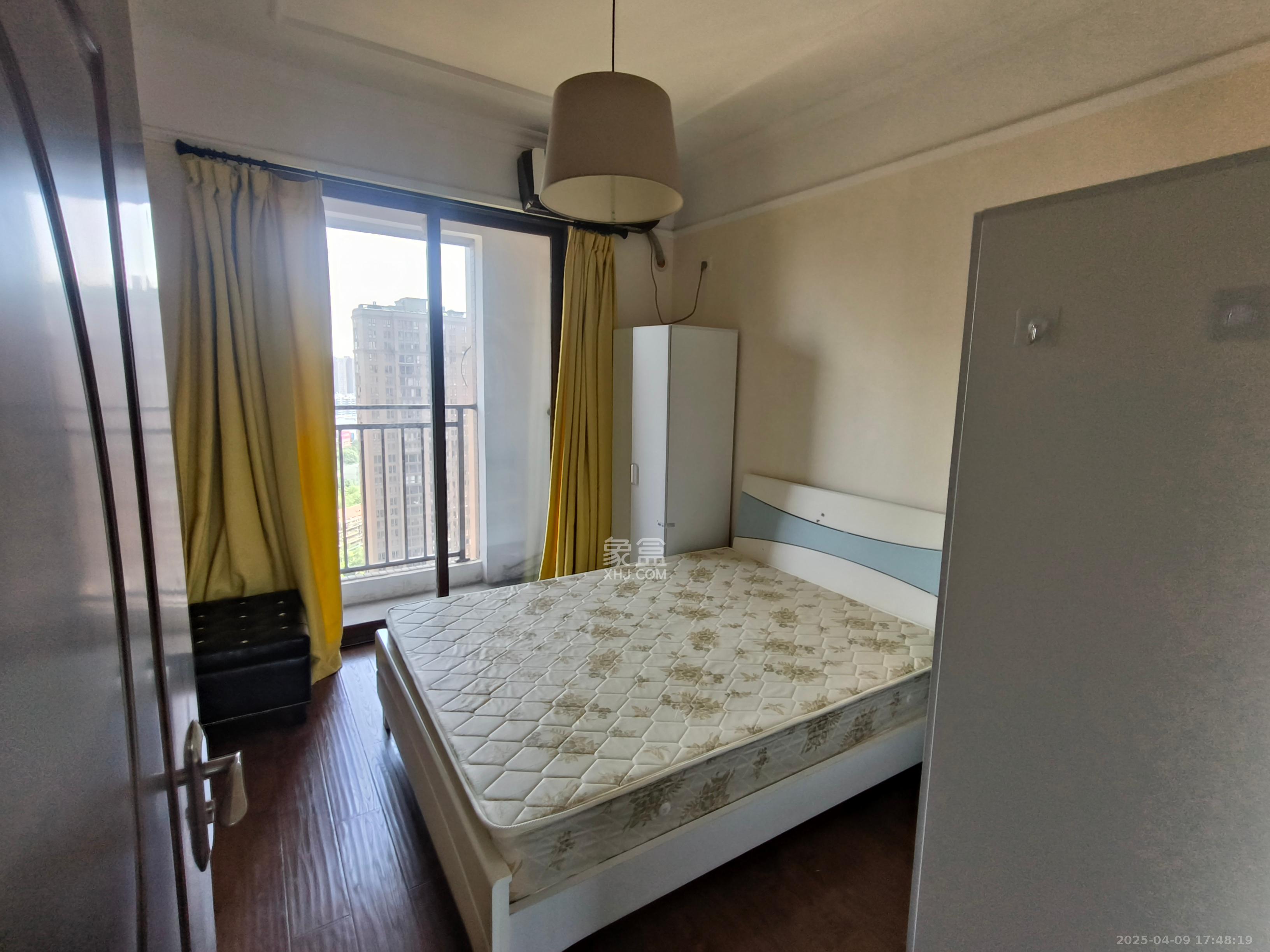 第六都(陆都小区) 4室2厅2卫 5500.0元/月 第六都(陆都小区) 4室2厅2卫 5500.0元/月室内图