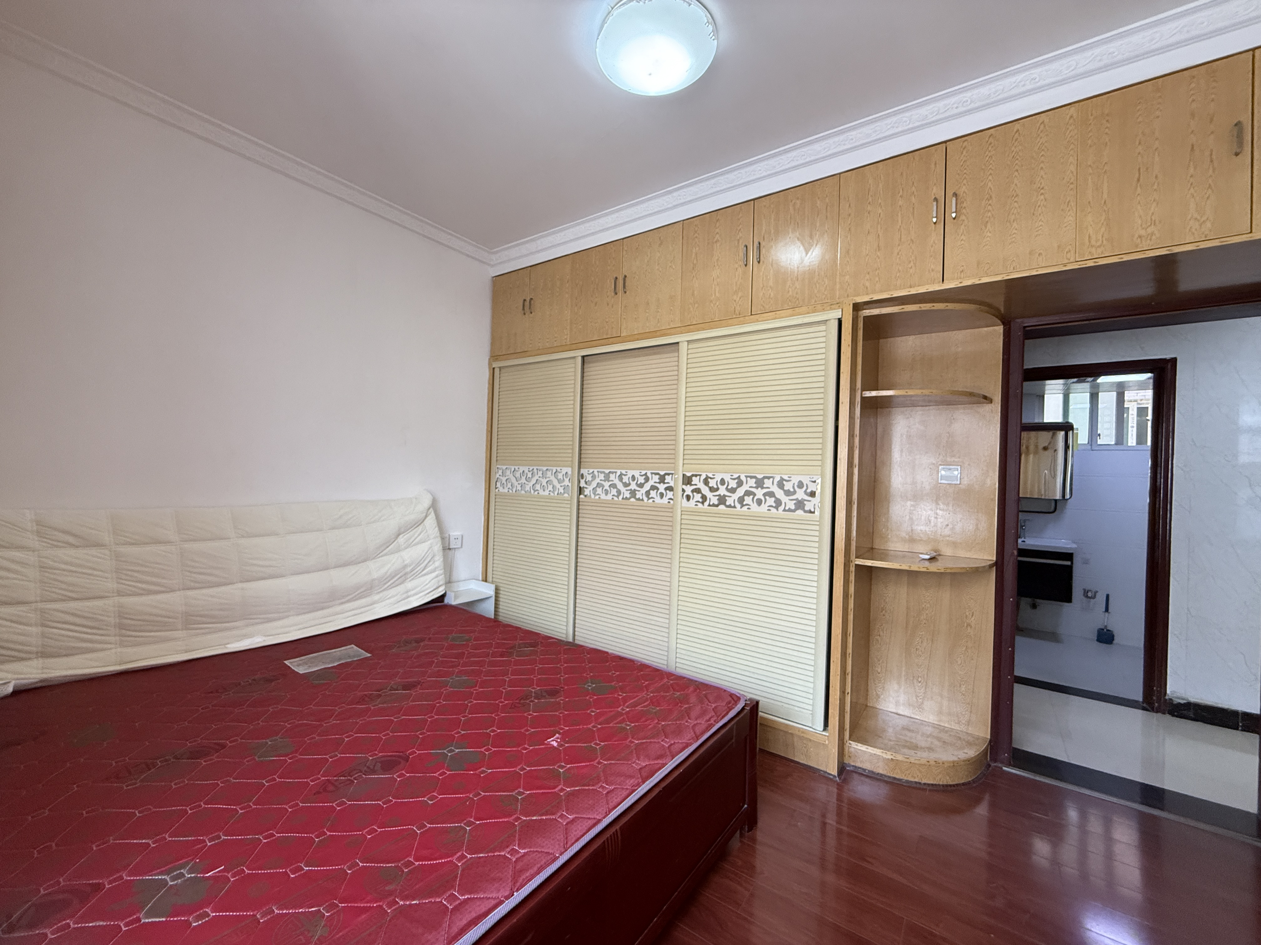 欣业苑 2室2厅1卫 38.0万 欣业苑 2室2厅1卫 38.0万客厅