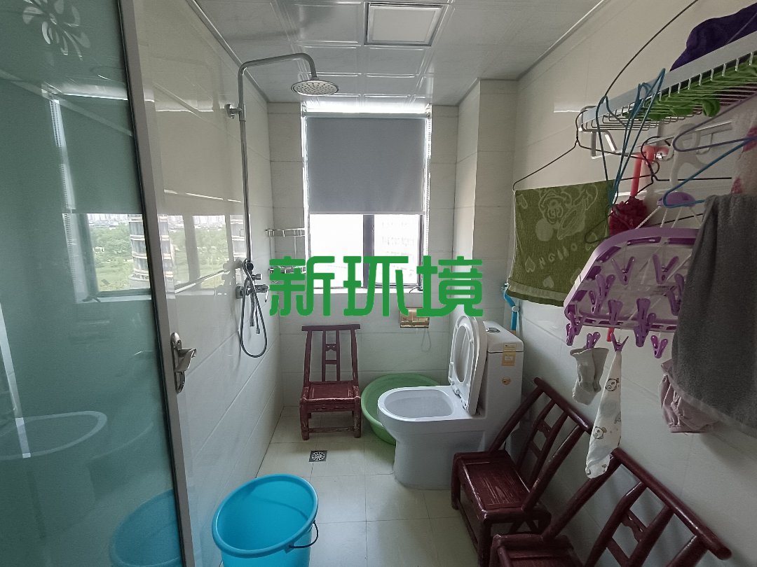 华天城小区 3室2厅1卫 75.00万 华天城小区 3室2厅1卫 75.00万客厅