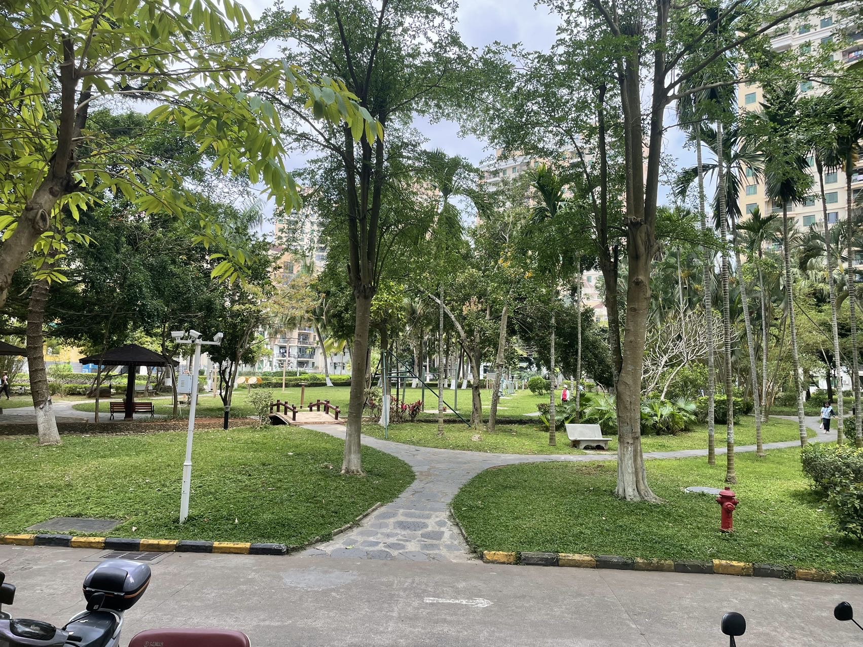 亚洲豪苑北区 2室2厅1卫 98.0万 亚洲豪苑北区 2室2厅1卫 98.0万客厅