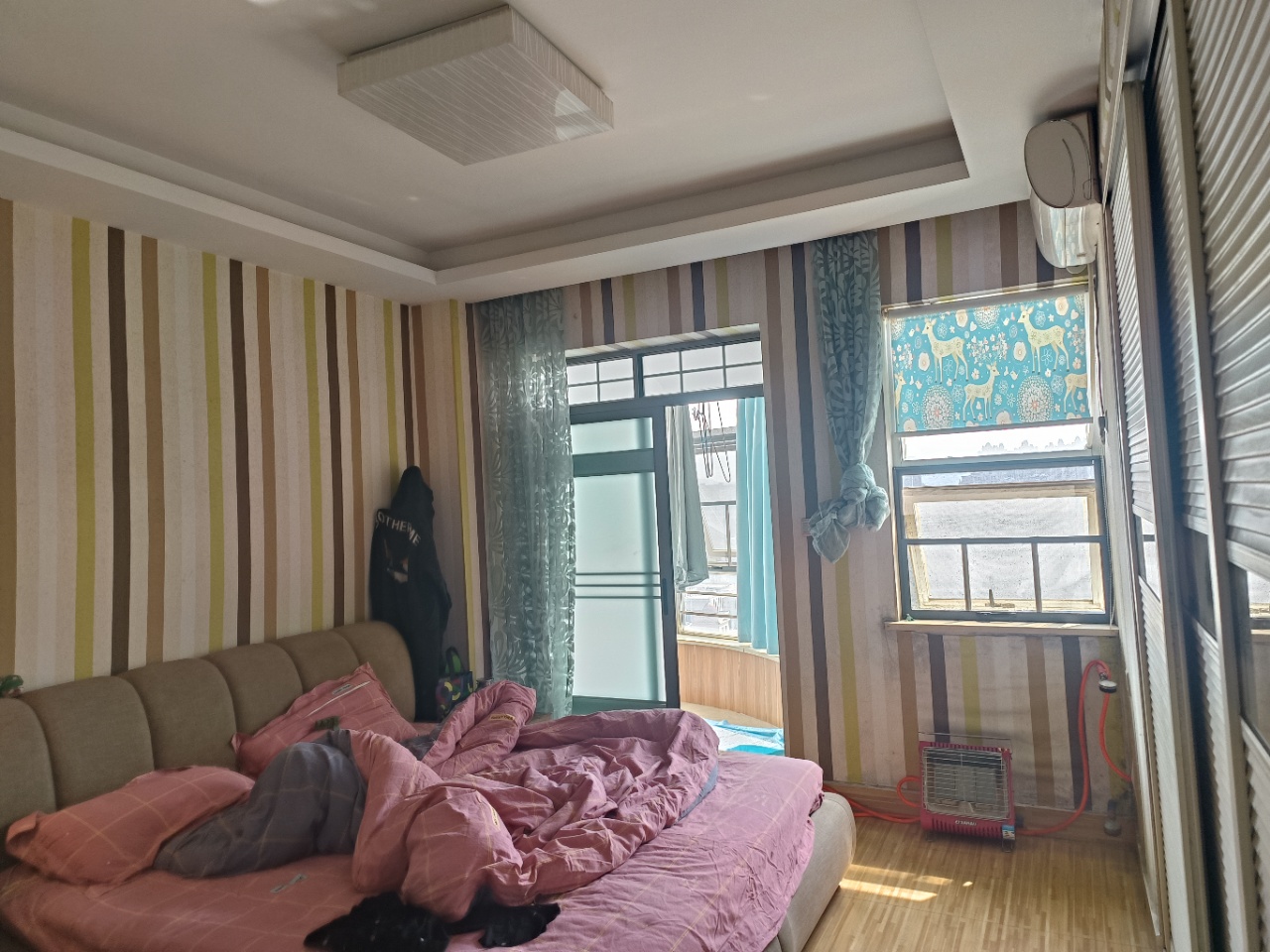 鸿泰国际 3室2厅2卫 76.8万 鸿泰国际 3室2厅2卫 76.8万室内图