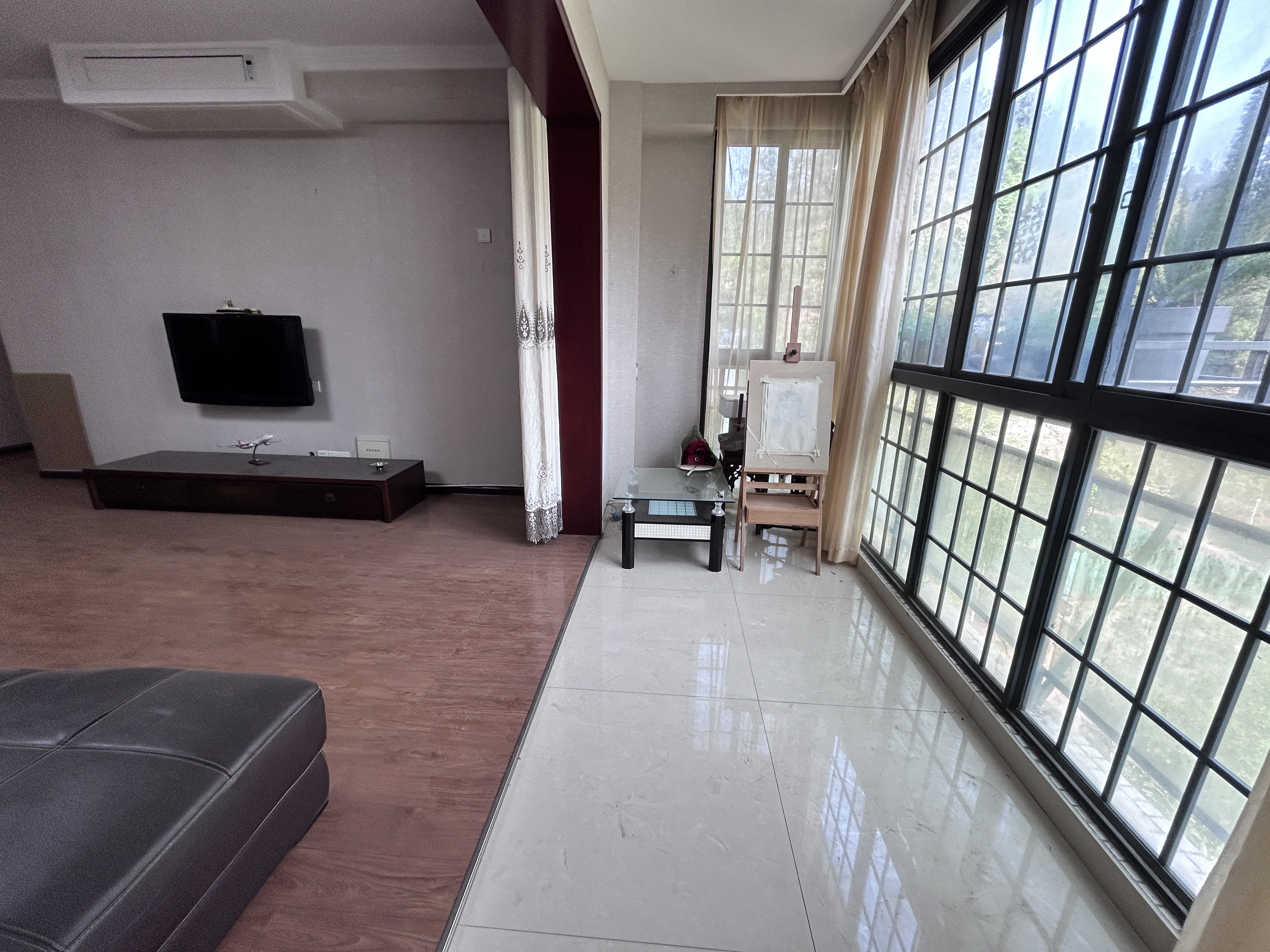 逸臣桃源 3室2厅2卫 68.0万 逸臣桃源 3室2厅2卫 68.0万客厅