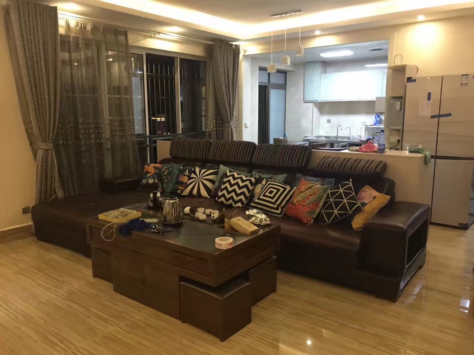 鸿泰国际 3室2厅2卫 76.8万 鸿泰国际 3室2厅2卫 76.8万室内图