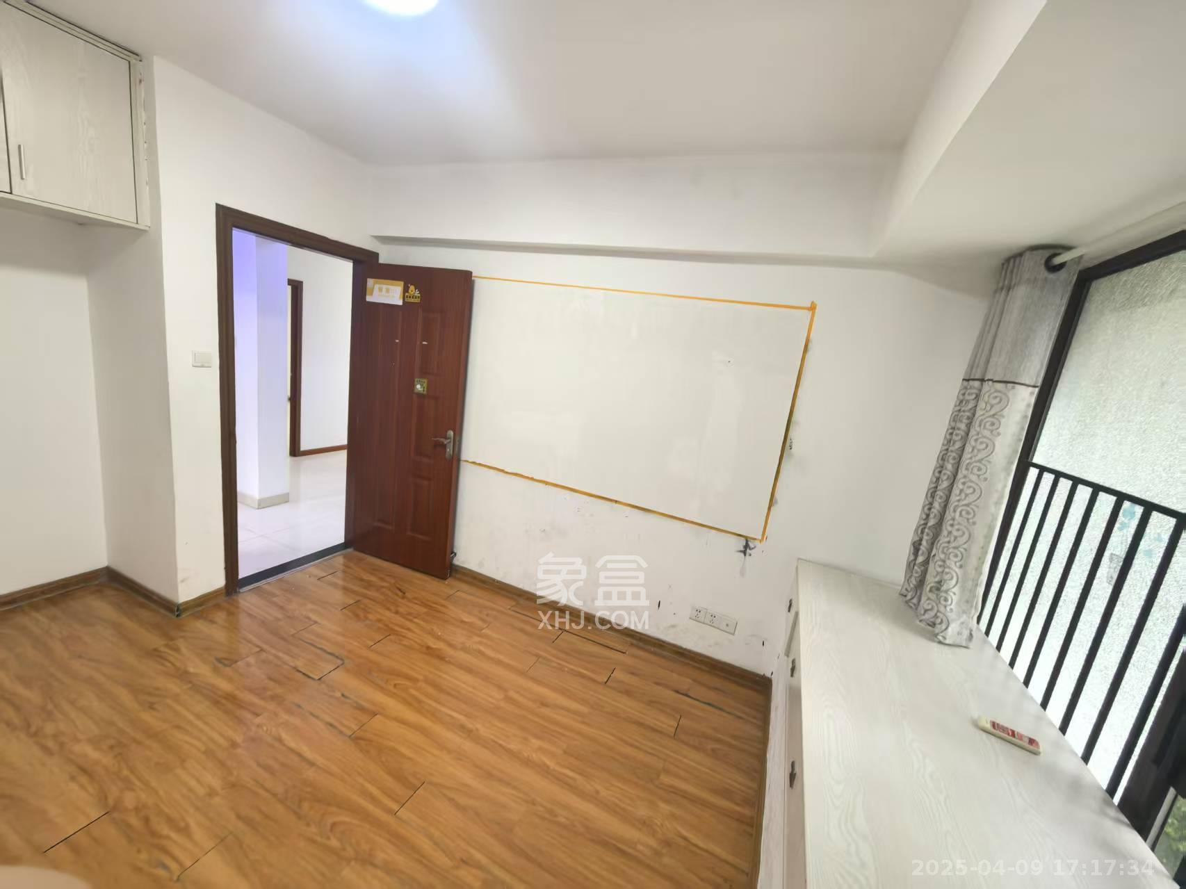 华润凤凰城三期 5室2厅2卫 2000.0元/月 华润凤凰城三期 5室2厅2卫 2000.0元/月室内图