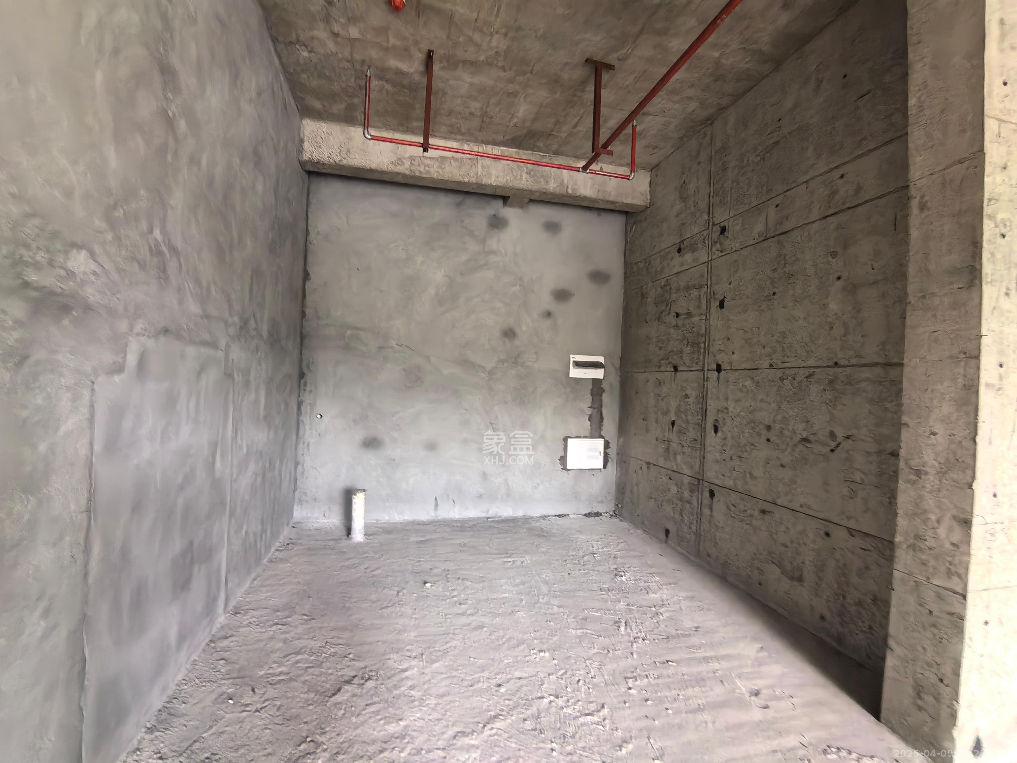 臻园   76.54㎡      13000.0元/月室内图