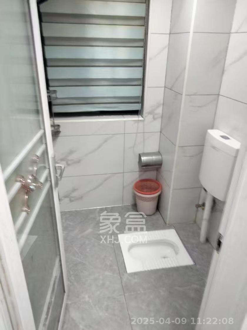 枫林雅苑(雷锋机电市场二期) 3室2厅1卫 2500.0元/月 枫林雅苑(雷锋机电市场二期) 3室2厅1卫 2500.0元/月室内图