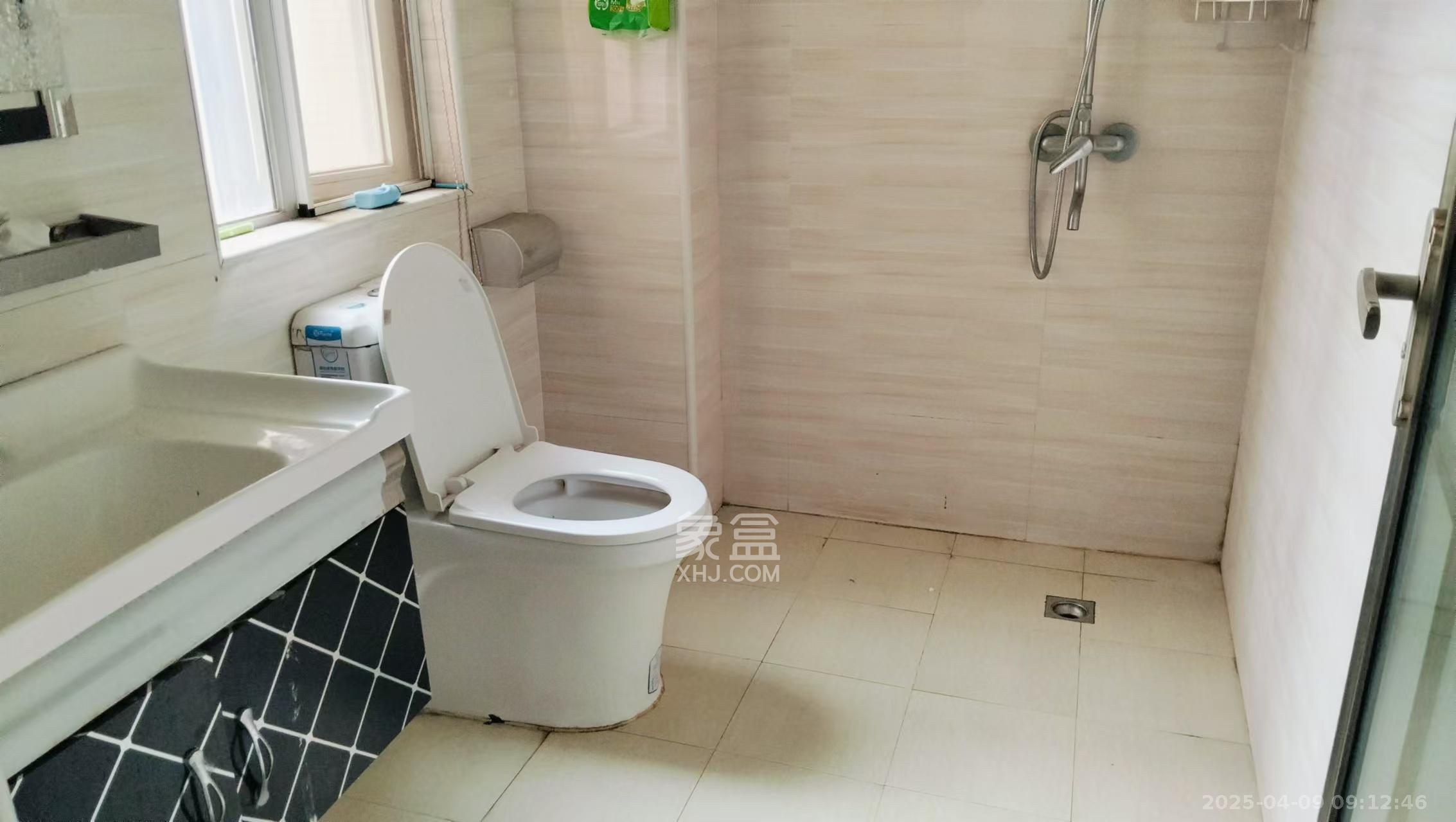 恒广国际景园  3室2厅2卫   2200.00元/月室内图