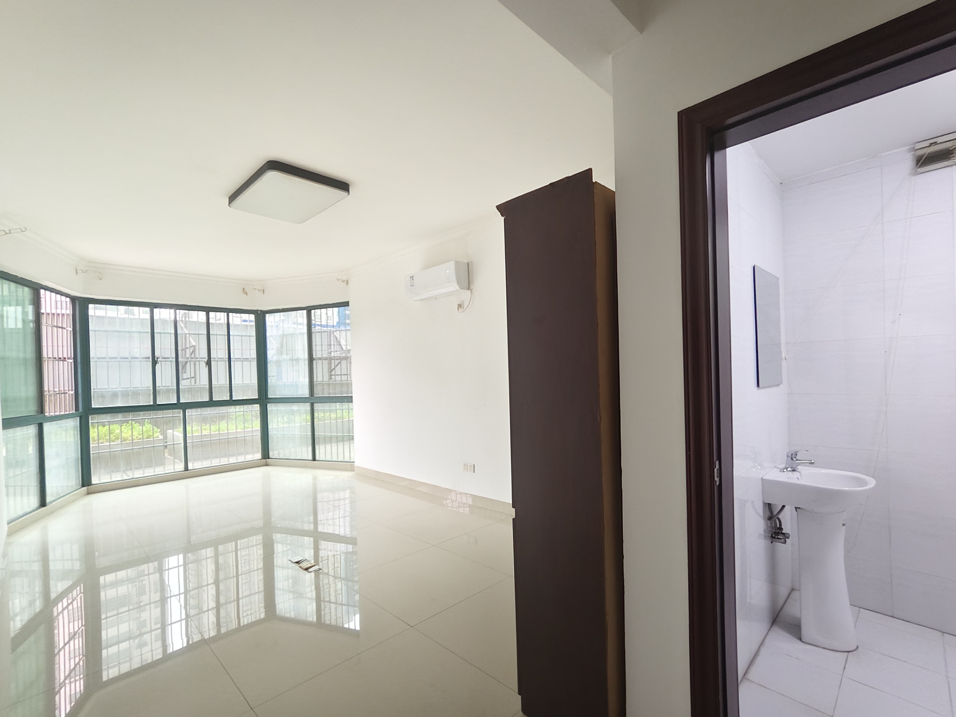 顺枫苑 1室2厅2卫 5800.0元/月 顺枫苑 1室2厅2卫 5800.0元/月室内图