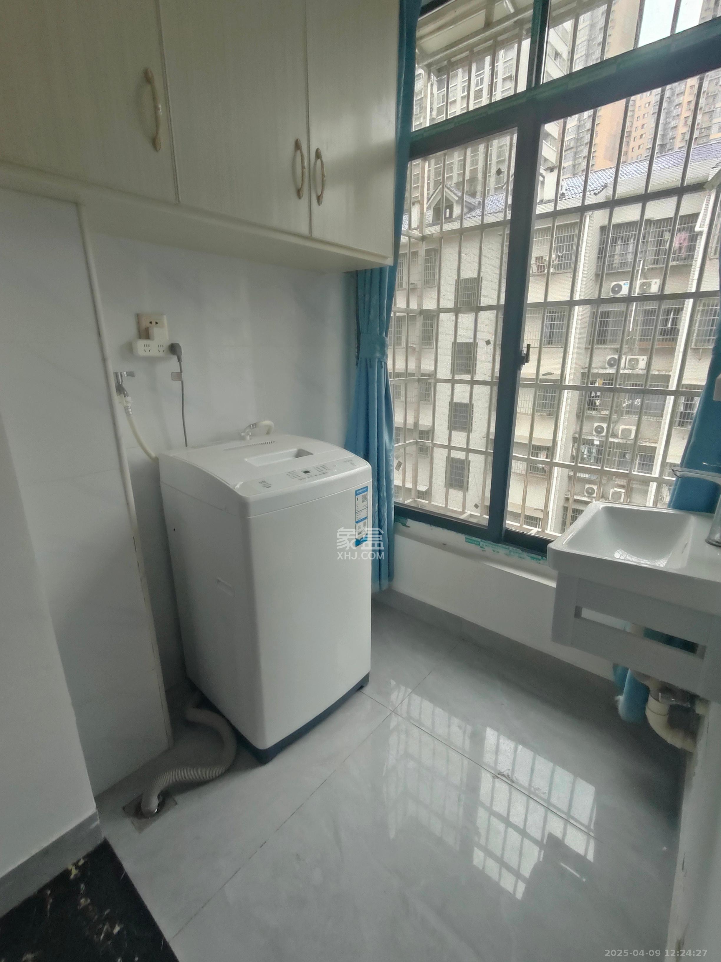 骑龙安置小区  1室1厅1卫   1250.00元/月室内图