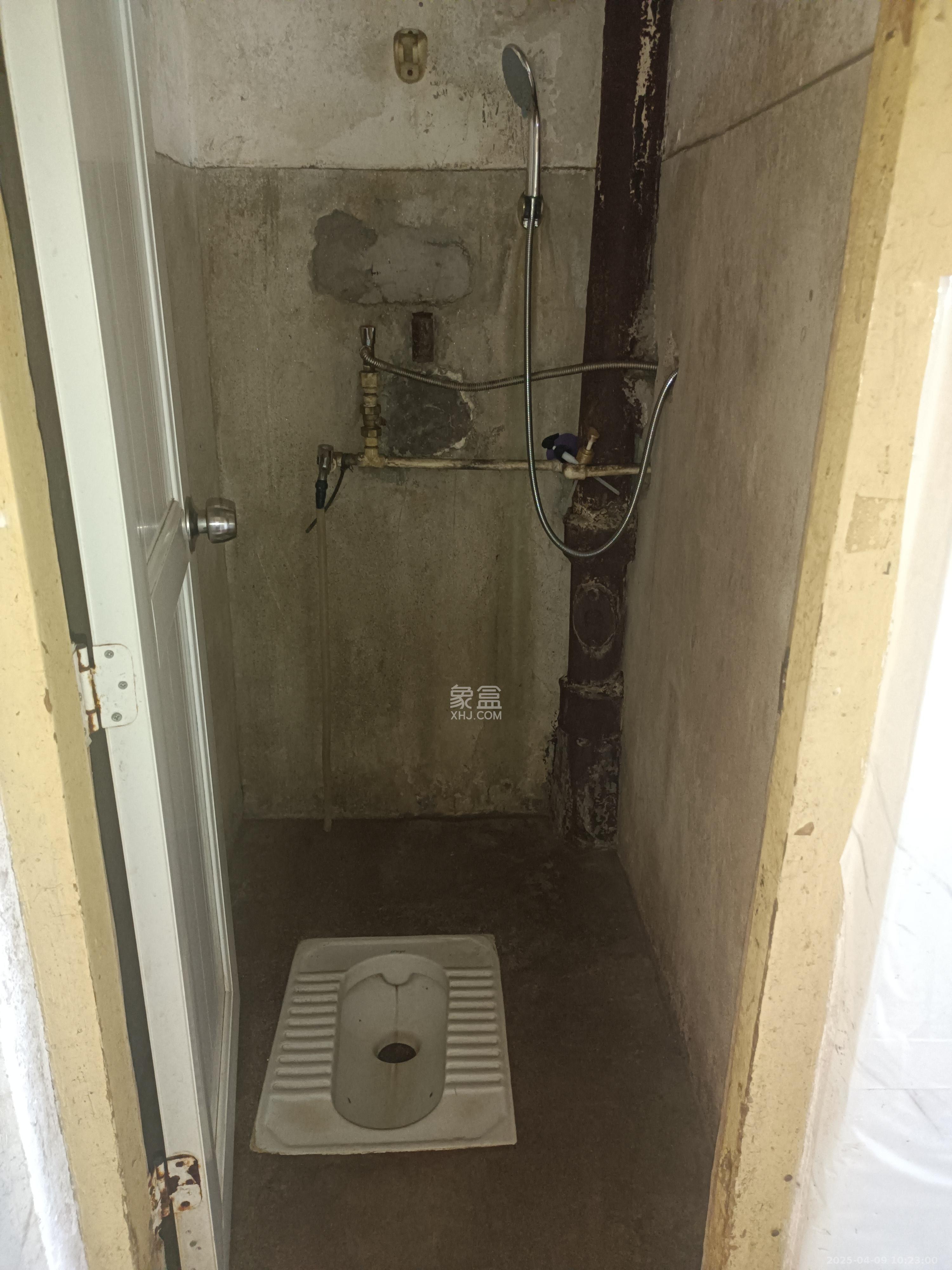 原石油厂宿舍 2室1厅1卫 800.0元/月 原石油厂宿舍 2室1厅1卫 800.0元/月室内图