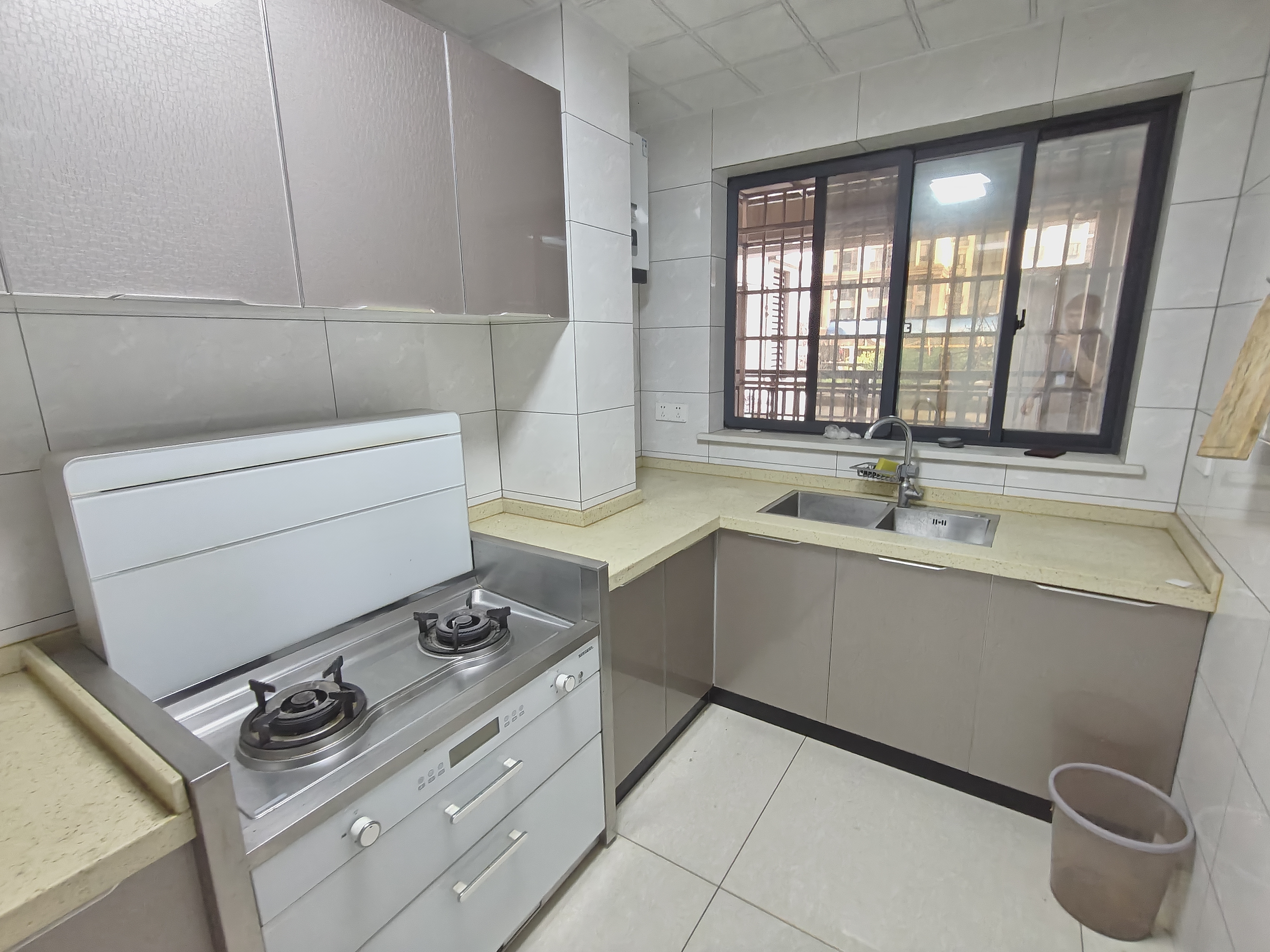 万达湖公馆 3室2厅1卫 1600.0元/月 万达湖公馆 3室2厅1卫 1600.0元/月室内图